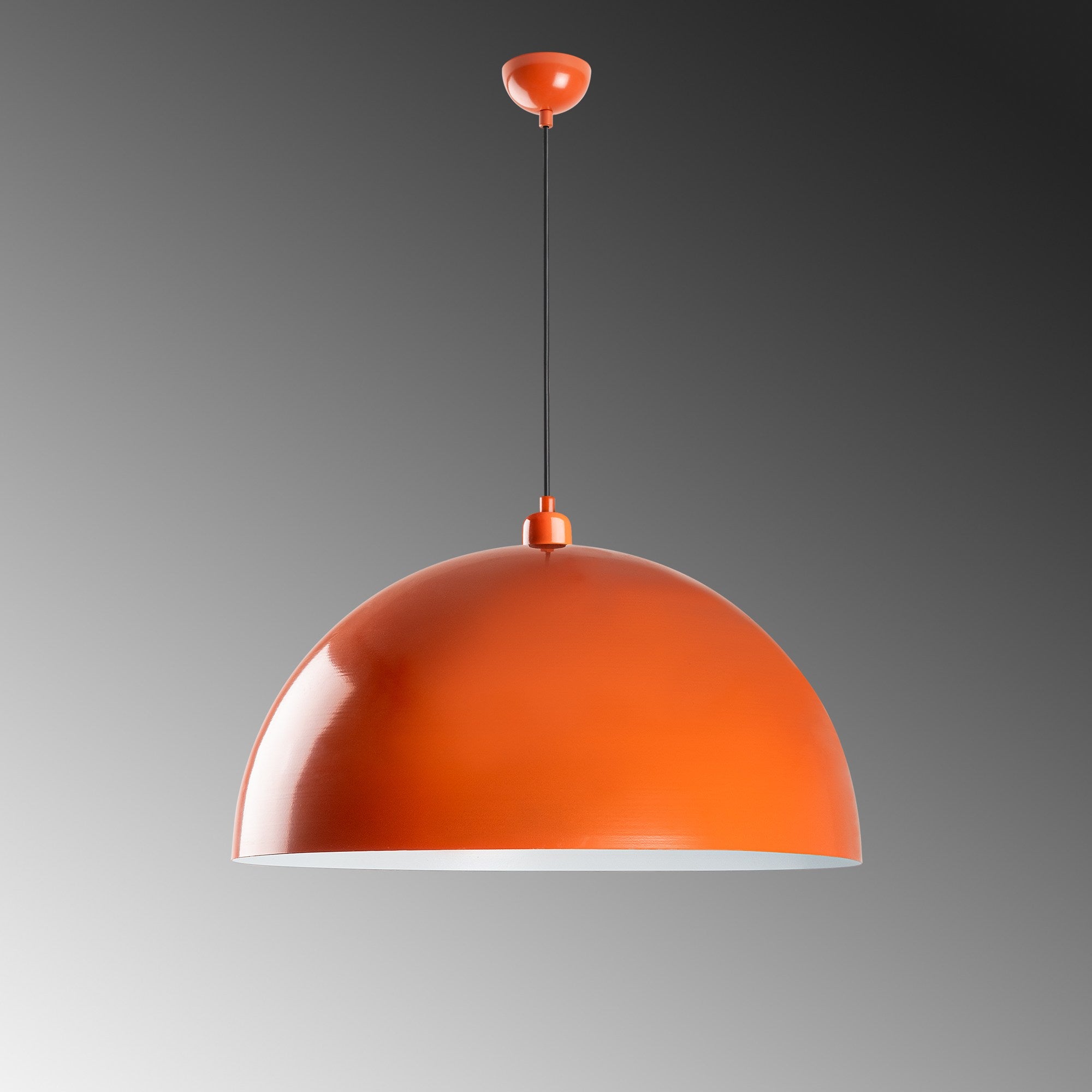 Entdecken Sie die Kure 236 Pendellampe in leuchtendem Orange von Opviq – ein modernes Designstück, das jeden Raum aufwertet.