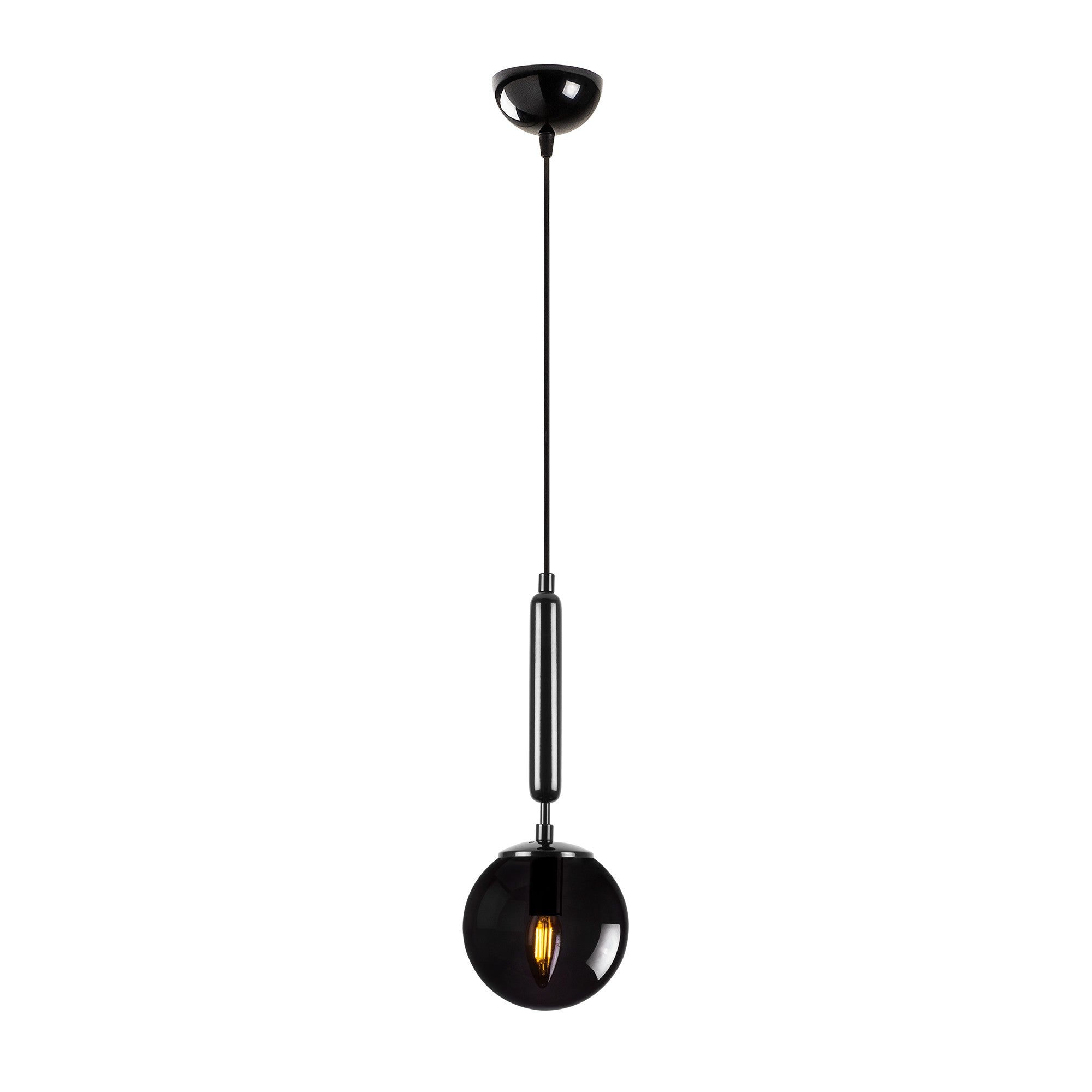 Entdecken Sie die King Pendelleuchte in Schwarz von Opviq – ein stilvolles Highlight, das Ihr Zuhause mit zeitloser Eleganz und modernem Charme verwandelt.