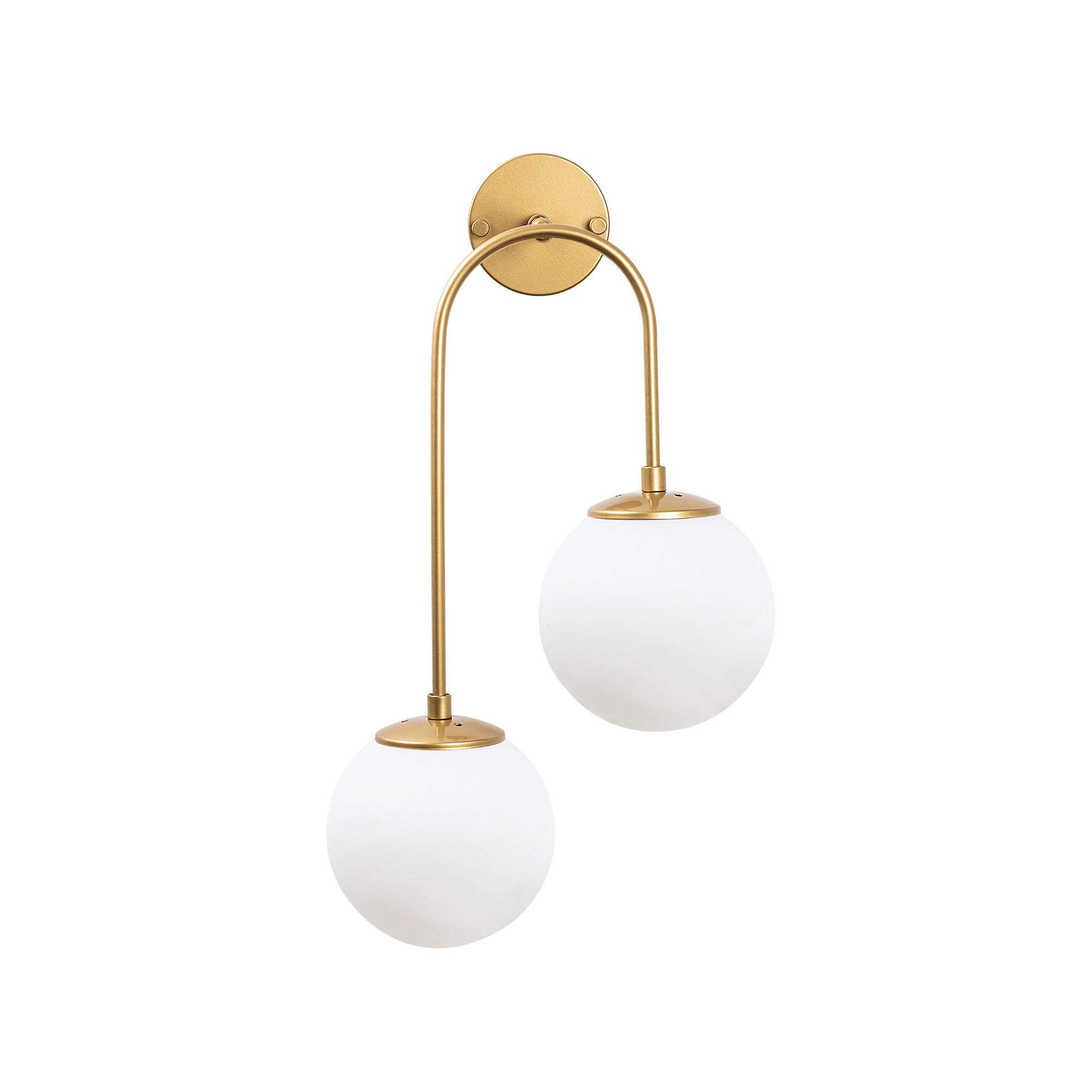 Entdecken Sie die exquisite Jewel Wandleuchte von Opviq – ein elegantes Design in glänzendem Gold, das jeden Raum stilvoll erhellt.