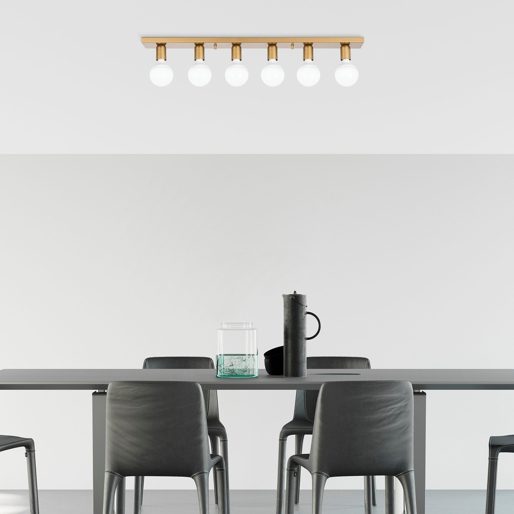 Entdecken Sie die goldene Mirro Deckenleuchte von Opviq – ein elegantes Design, das jeden Raum mit glamourösem Licht und Stil bereichert.