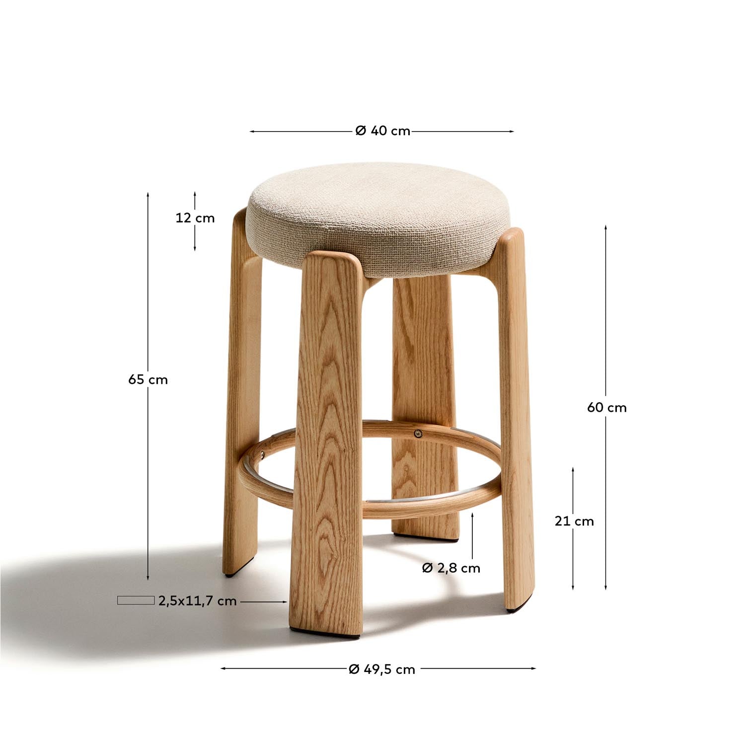 Eleganter Hocker Granite in sanftem Beige, gefertigt aus hochwertiger Chenille und robustem Eschenholz, ideal für moderne Bar- und Esszimmer.