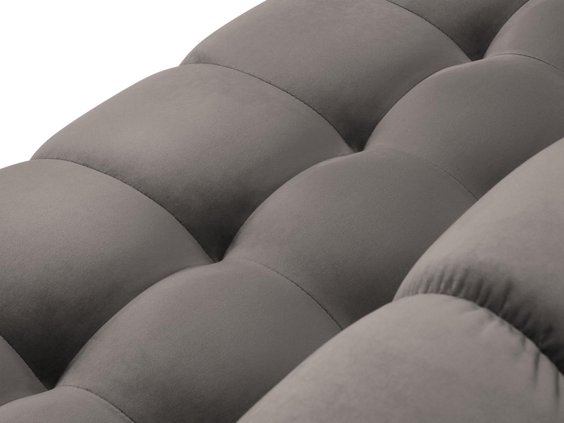 Modernes 3-Sitzer Sofa Bali in zartem Light Grey-Bluvel, perfekt für gemütliche Abende und stilvolle Einrichtung von Cosmopolitan Design.