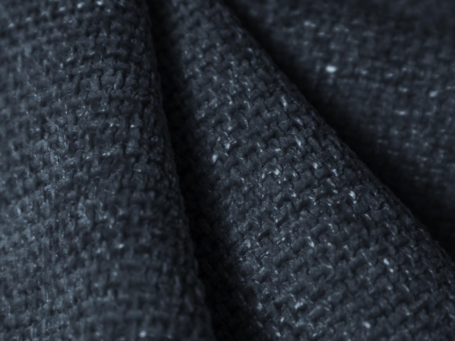 Moderner Nolio Sessel in Royal Blue, 95 cm, perfekt für trendbewusste Wohnräume. Hochwertige Verarbeitung und zeitgemäßes Design von Cosmopolitan Design.