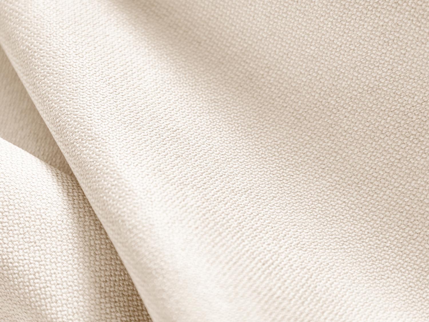 Stilvolles Arendal Boxspringbett-Set in neutralen Beigetönen, perfekt für eine moderne und gemütliche Schlafumgebung.