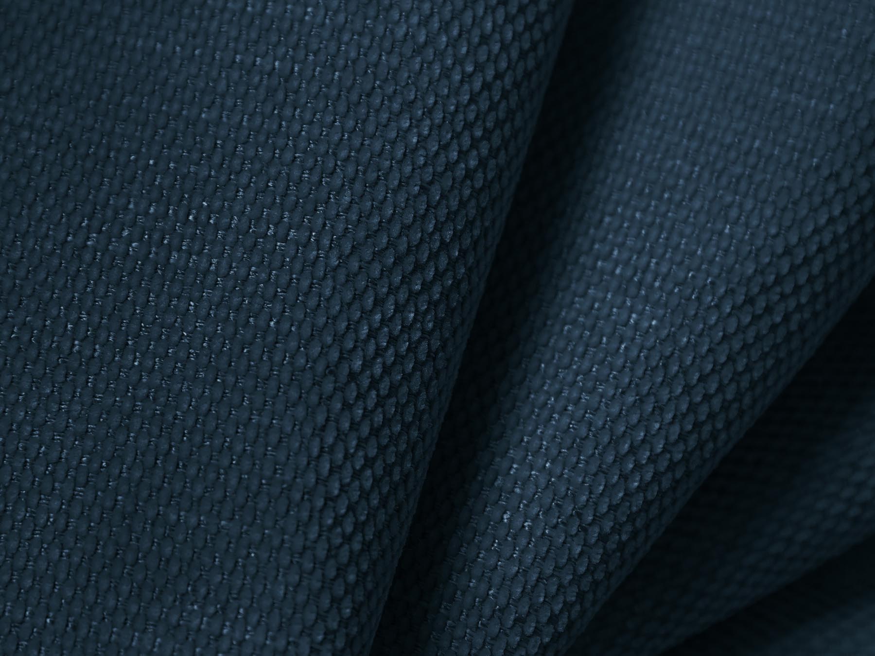Eleganter 1-Sitzer Pouf Moritz in Royal Blue, ideal für stilvolle Akzente in jedem Raum und vielseitig einsetzbar als Sitzgelegenheit oder Ablage.