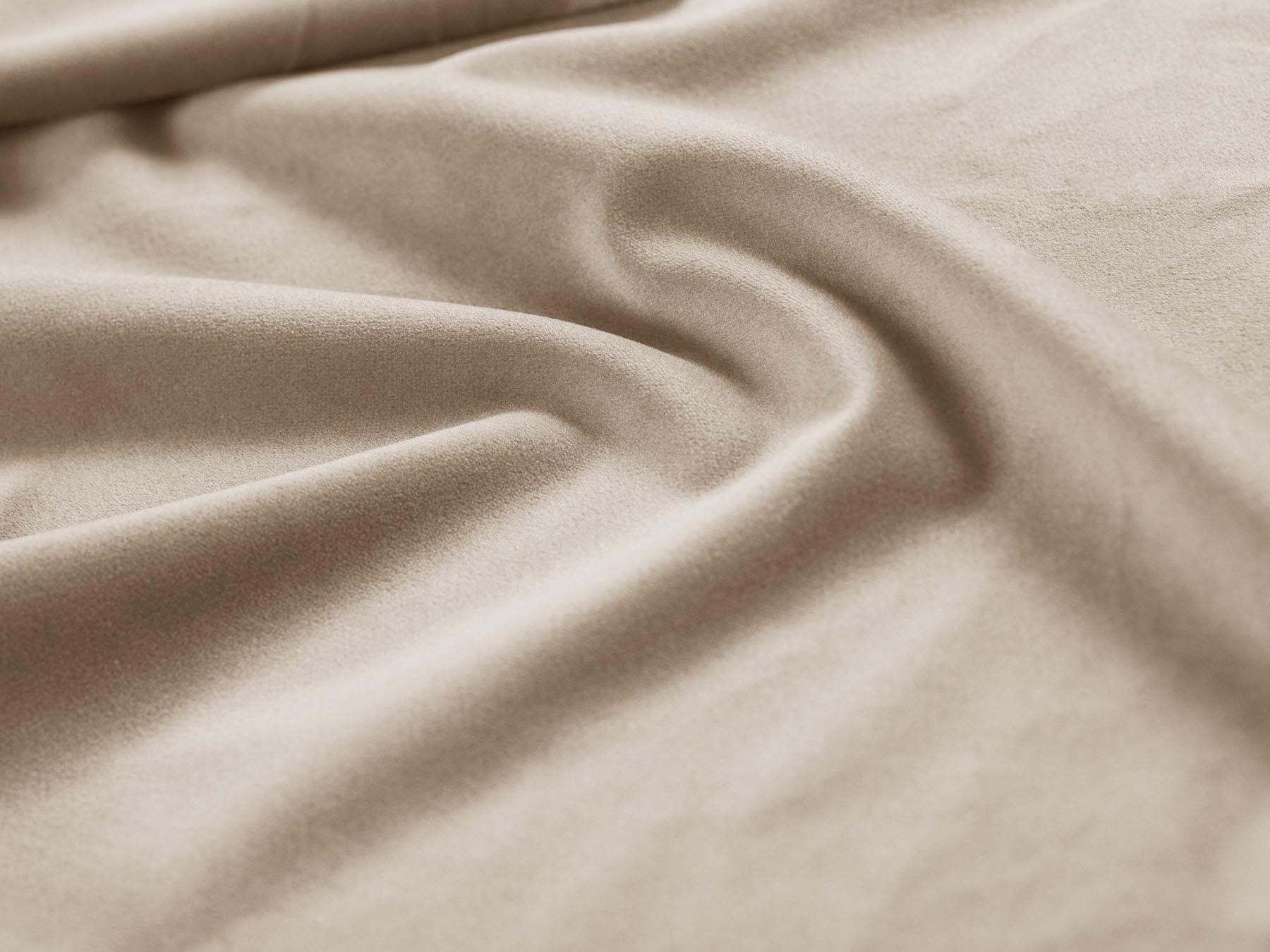 Modernes 3-Sitzer Ecksofa rechts Hawaii in zartem Beige, gefertigt aus hochwertigem Magic Velvet, perfekt für gemütliche Wohnzimmer.