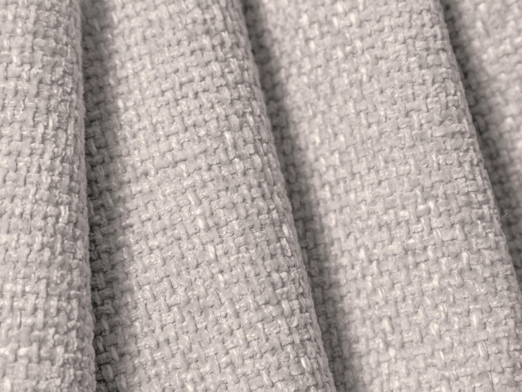 Elegantes 5-Sitzer Ecksofa rechts Matera in zeitlosem Grau, perfekt für stilvolle Wohnräume und entspannte Abende von Cosmopolitan Design.