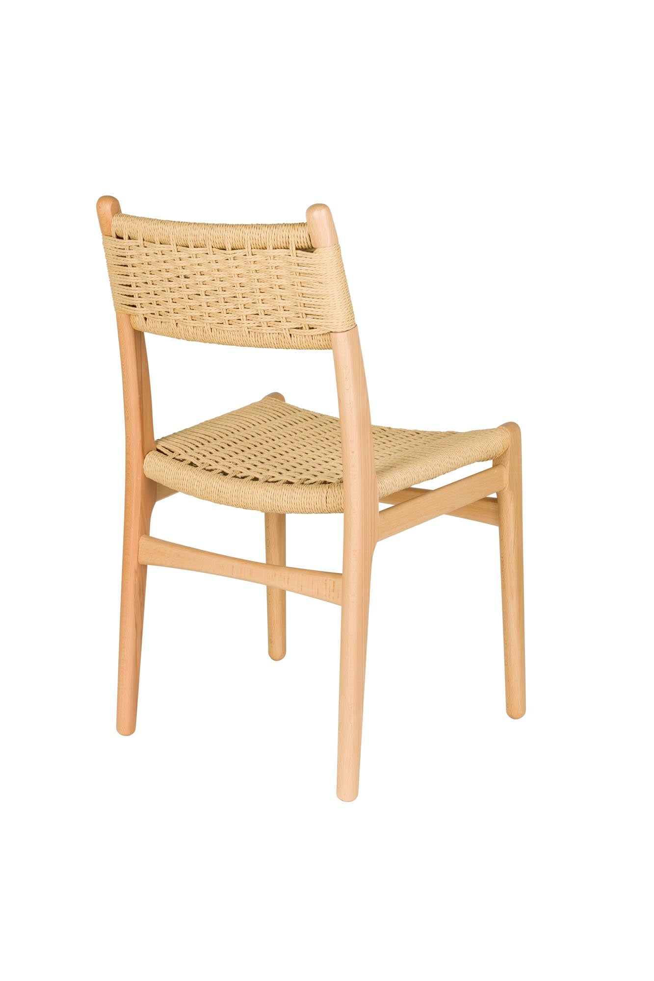 Entdecken Sie den Stuhl Cecile Natural von Dutchbone – ein elegantes Möbelstück, das Komfort und zeitloses Design für Ihr Zuhause vereint.