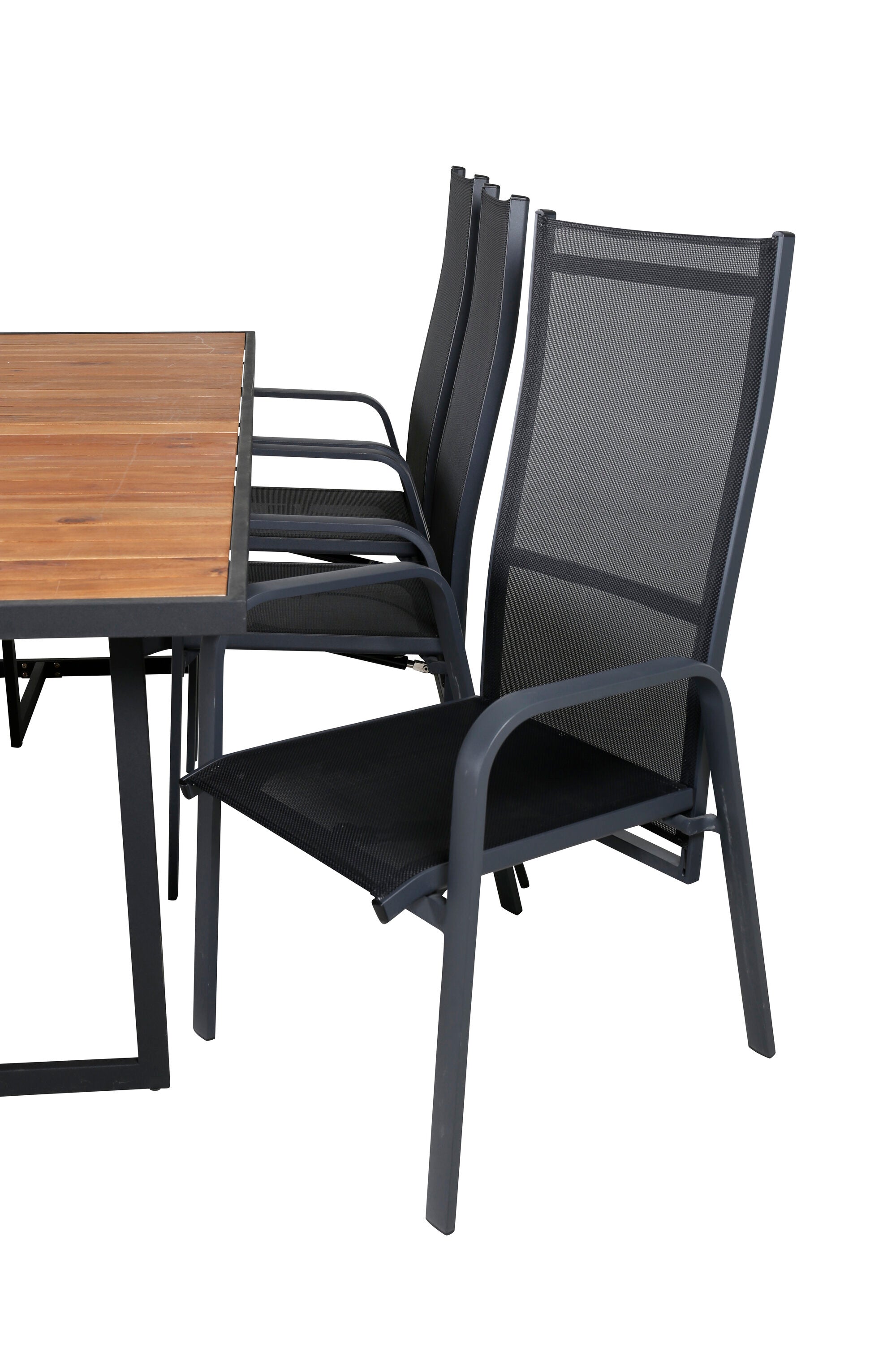 Modernes rechteckiges Gartentisch-Set mit Copacabana-Stühlen von Venture Home, perfekt für entspannte Stunden im Freien.