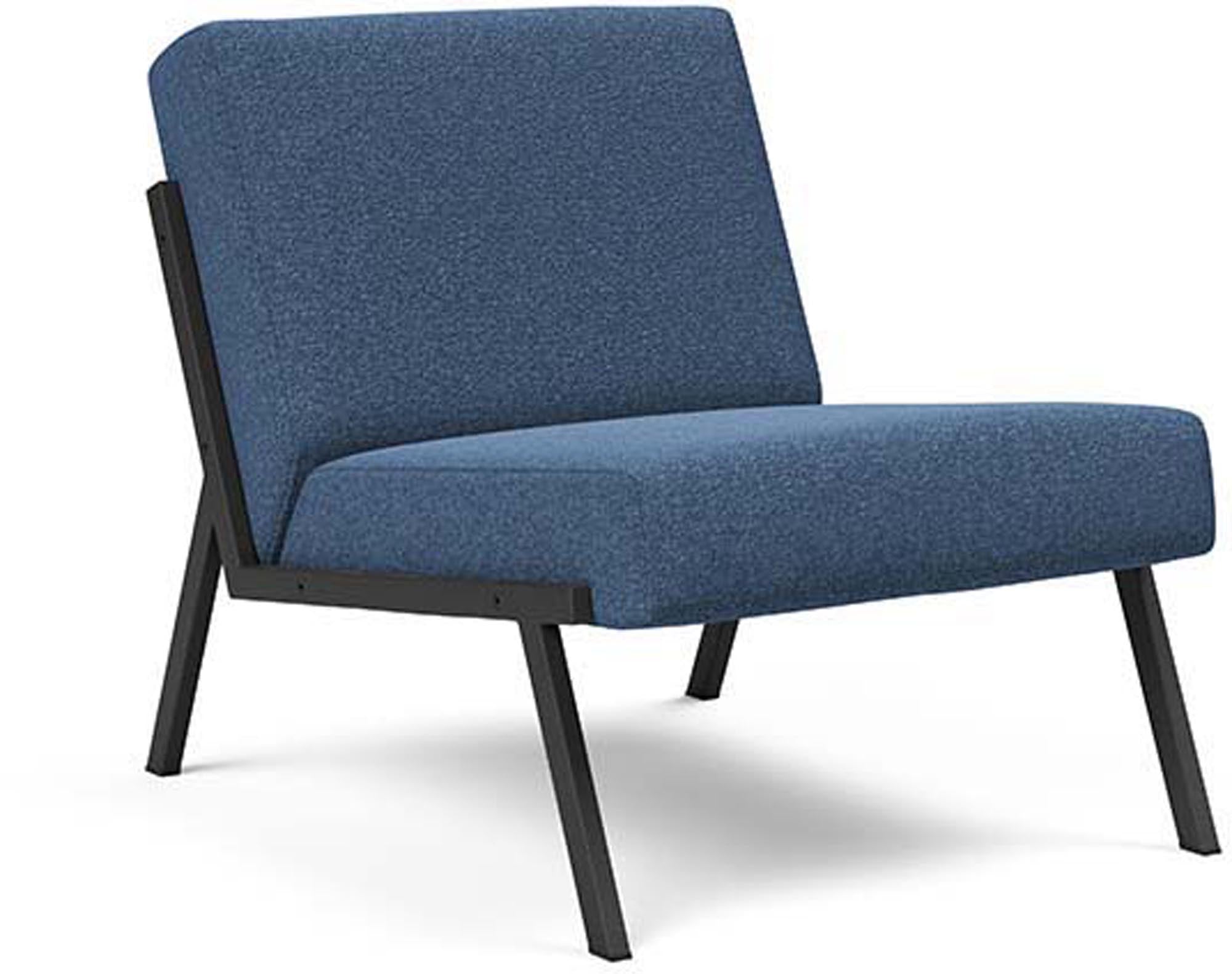 Moderner Vikko Sessel von Innovation Living, perfekt für jedes Zuhause, bietet eine harmonische Kombination aus Stil und Bequemlichkeit.