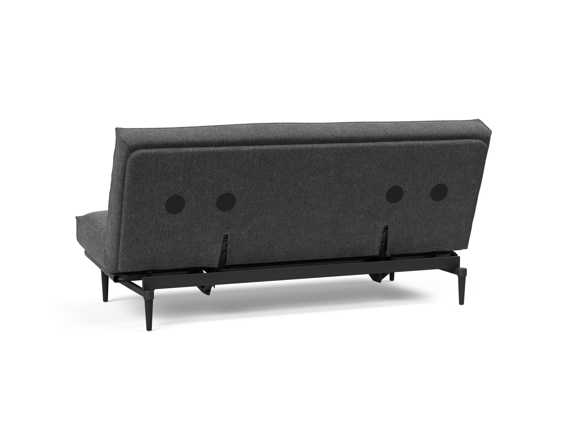 Modernes Bettsofa Colpus 140 in schwarzer Eiche, kombiniert mit einem komfortablen Soft Spring Bezug für ein stilvolles Wohnambiente.