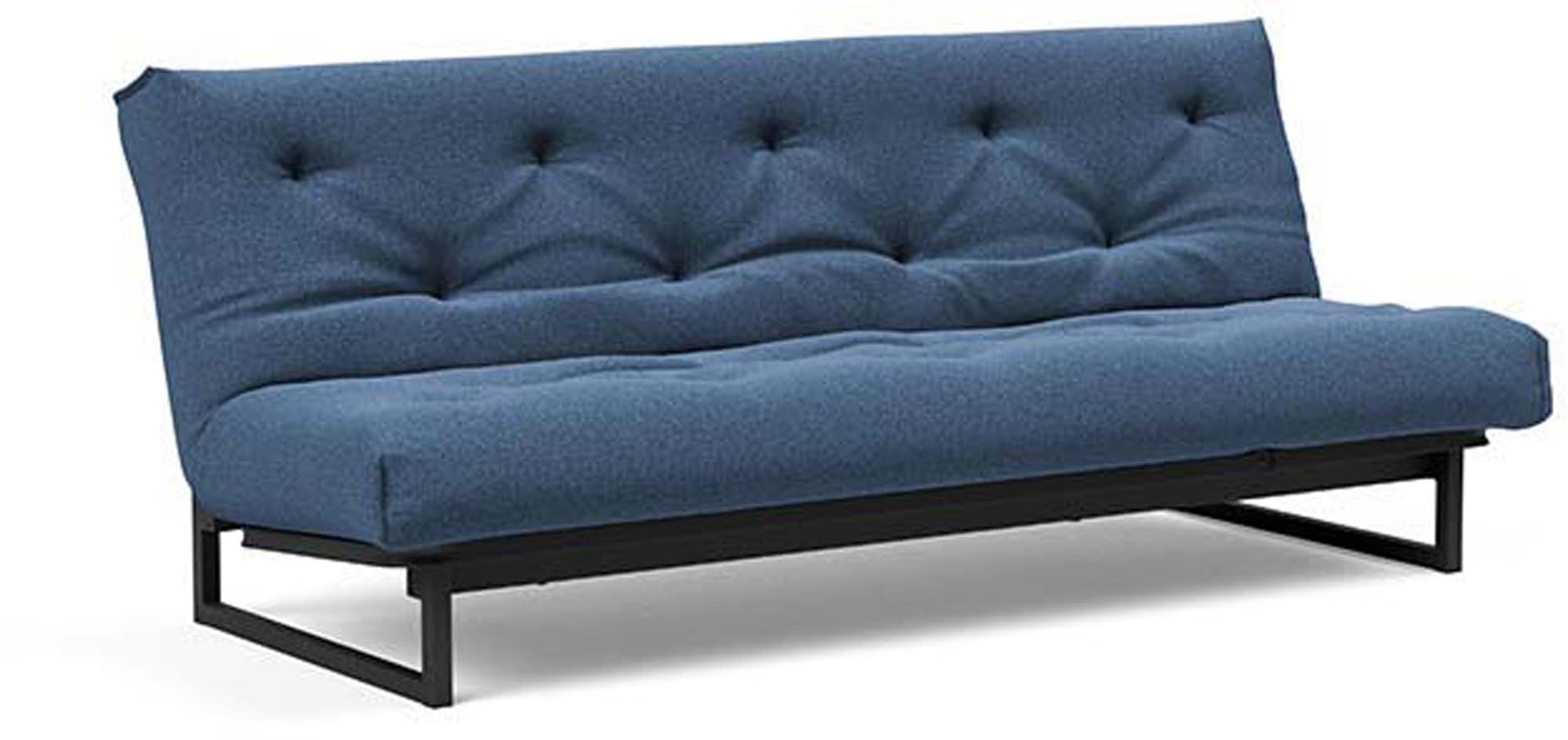 Modernes Fraction 120 Bettsofa im nordischen Design, ideal für kleine Räume und gemütliche Abende. Funktionalität trifft auf Eleganz.