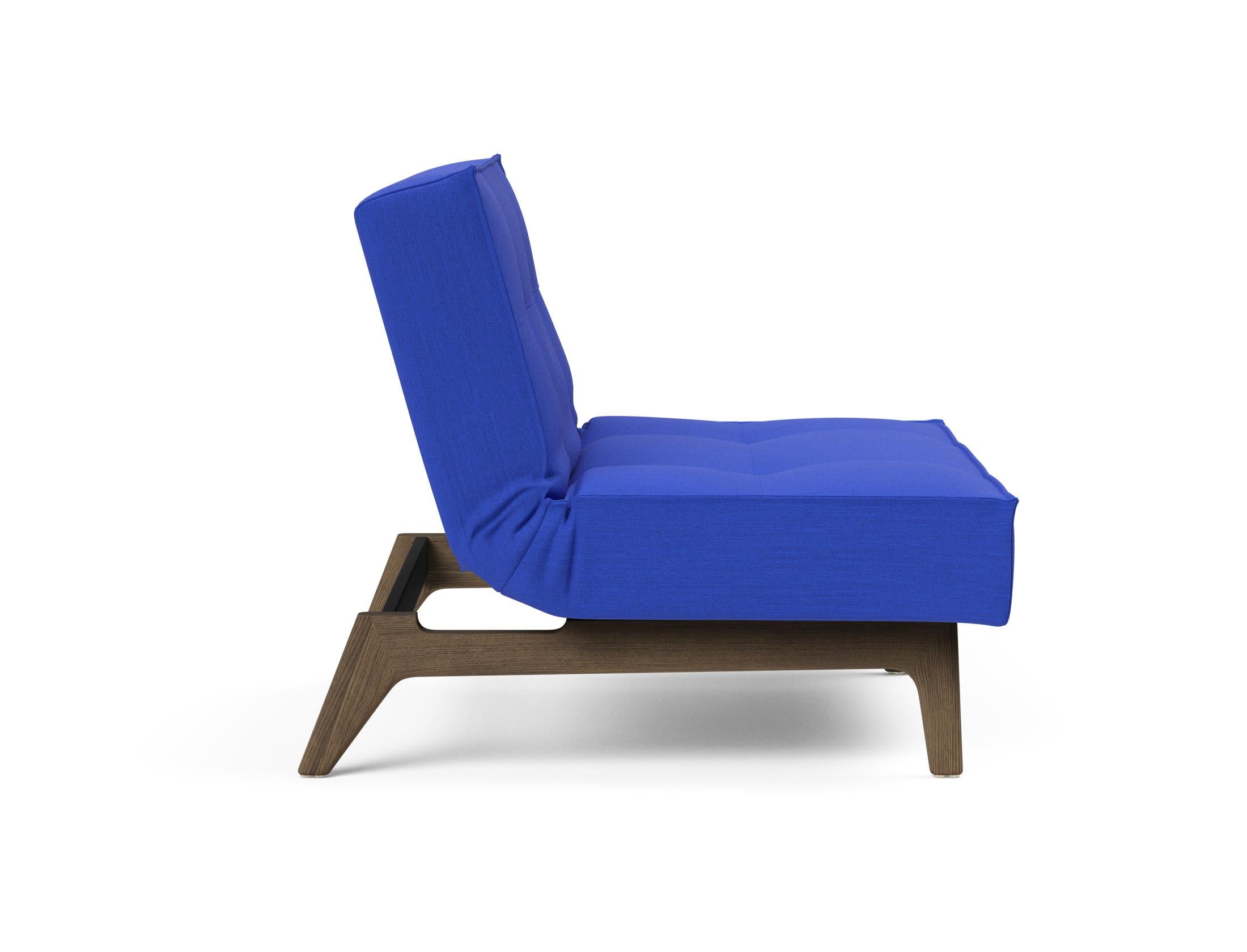 Eleganter Splitback Eik Sessel von Innovation Living, ideal für kreative Raumgestaltungen und komfortable Entspannung.