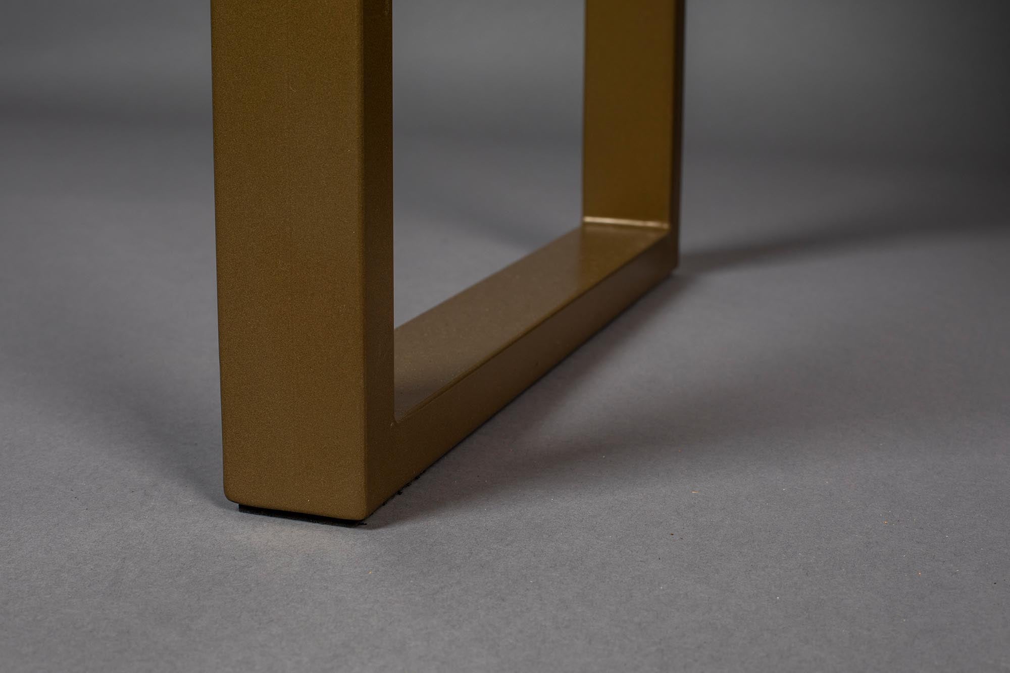 Der Konsolentisch VOLAN von Dutchbone vereint stilvolles Design mit Funktionalität. Hochwertiges Holz und robuste Metallbeine bieten vielseitige Einsatzmöglichkeiten.