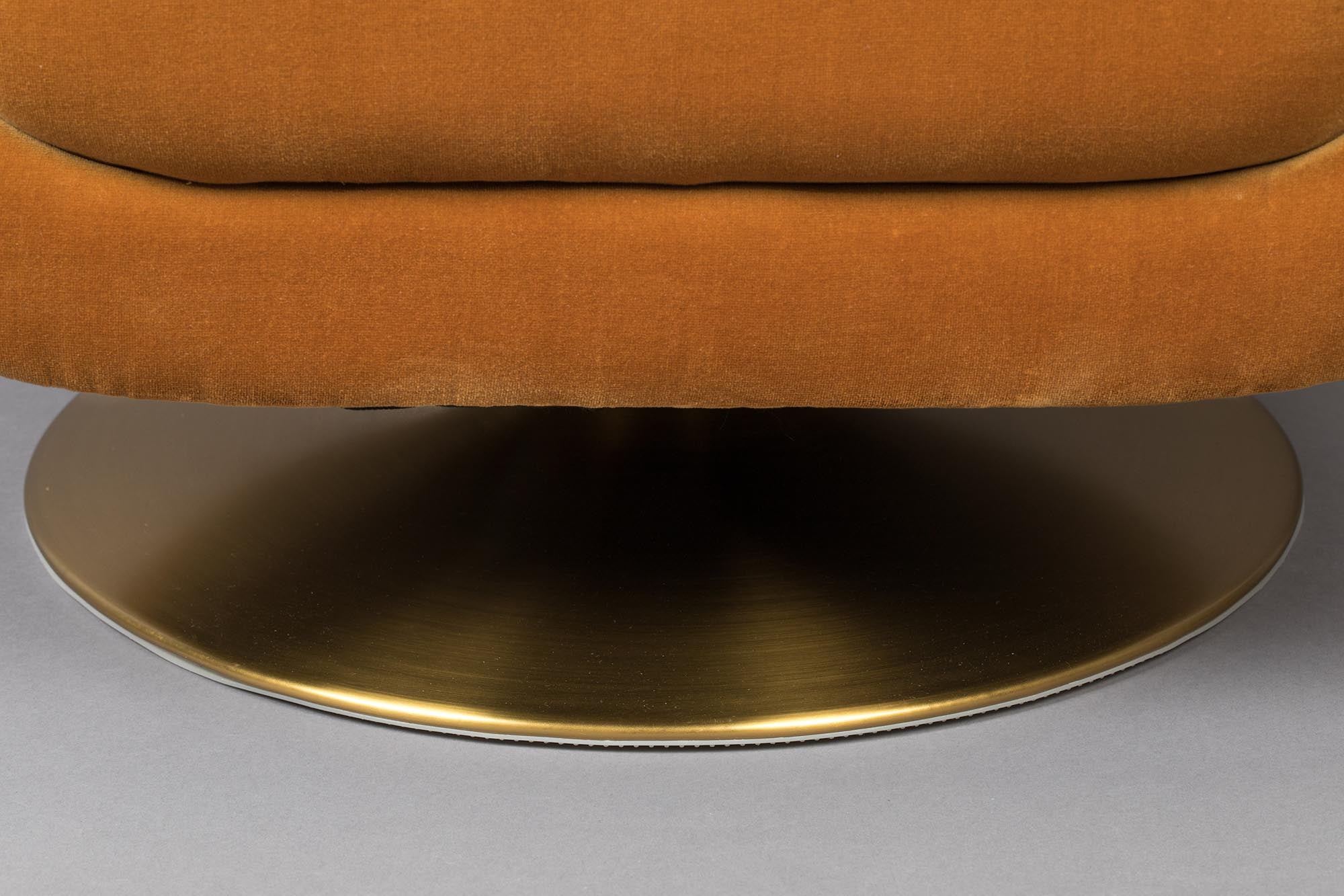 Stylischer Loungesessel Member von Dutchbone, ideal für gemütliche Abende und modernes Wohndesign.
