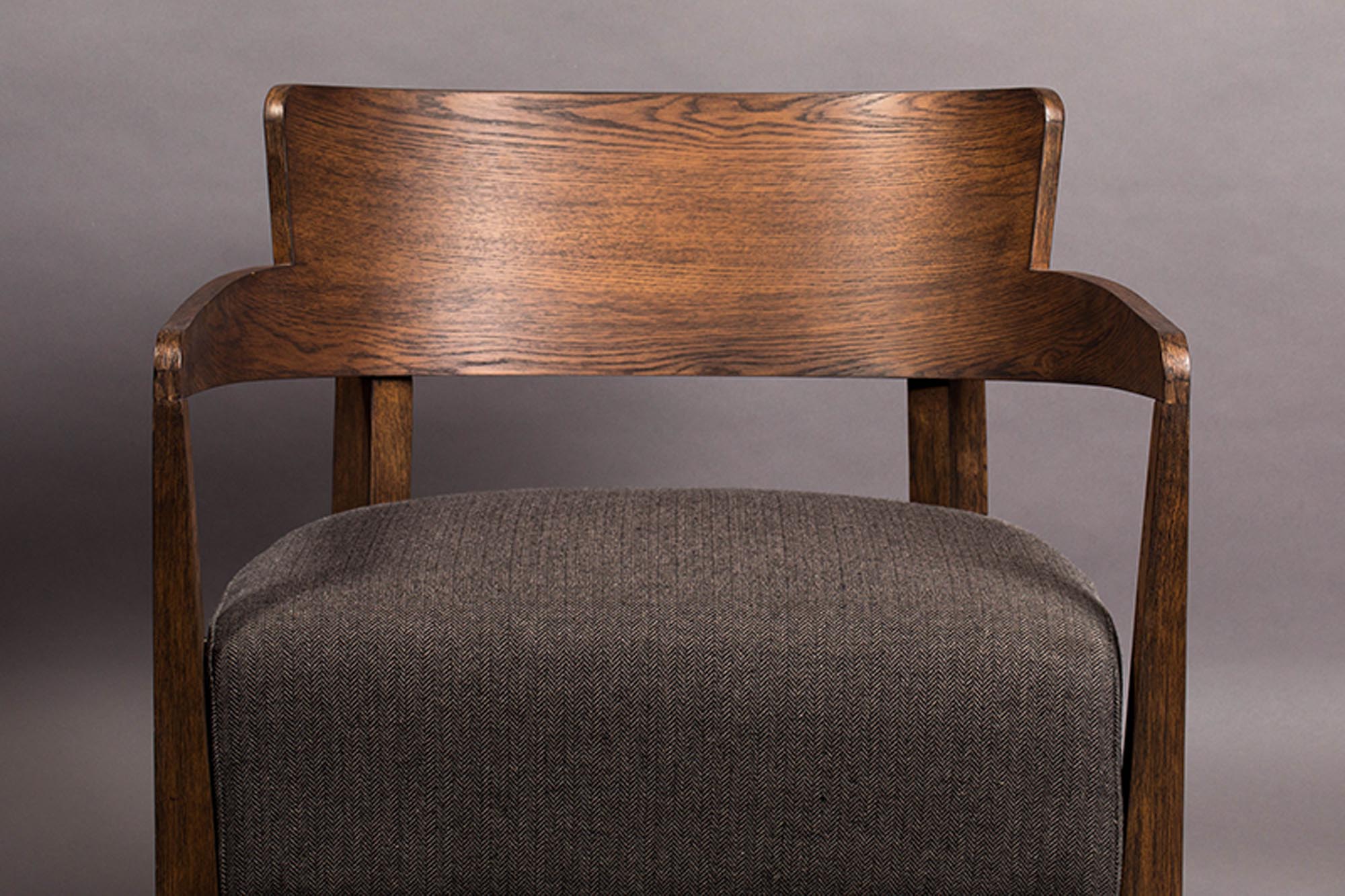 Moderner Loungesessel Duran von Dutchbone, mit ansprechendem Design und bequemer Polsterung für stilvolle Entspannung.