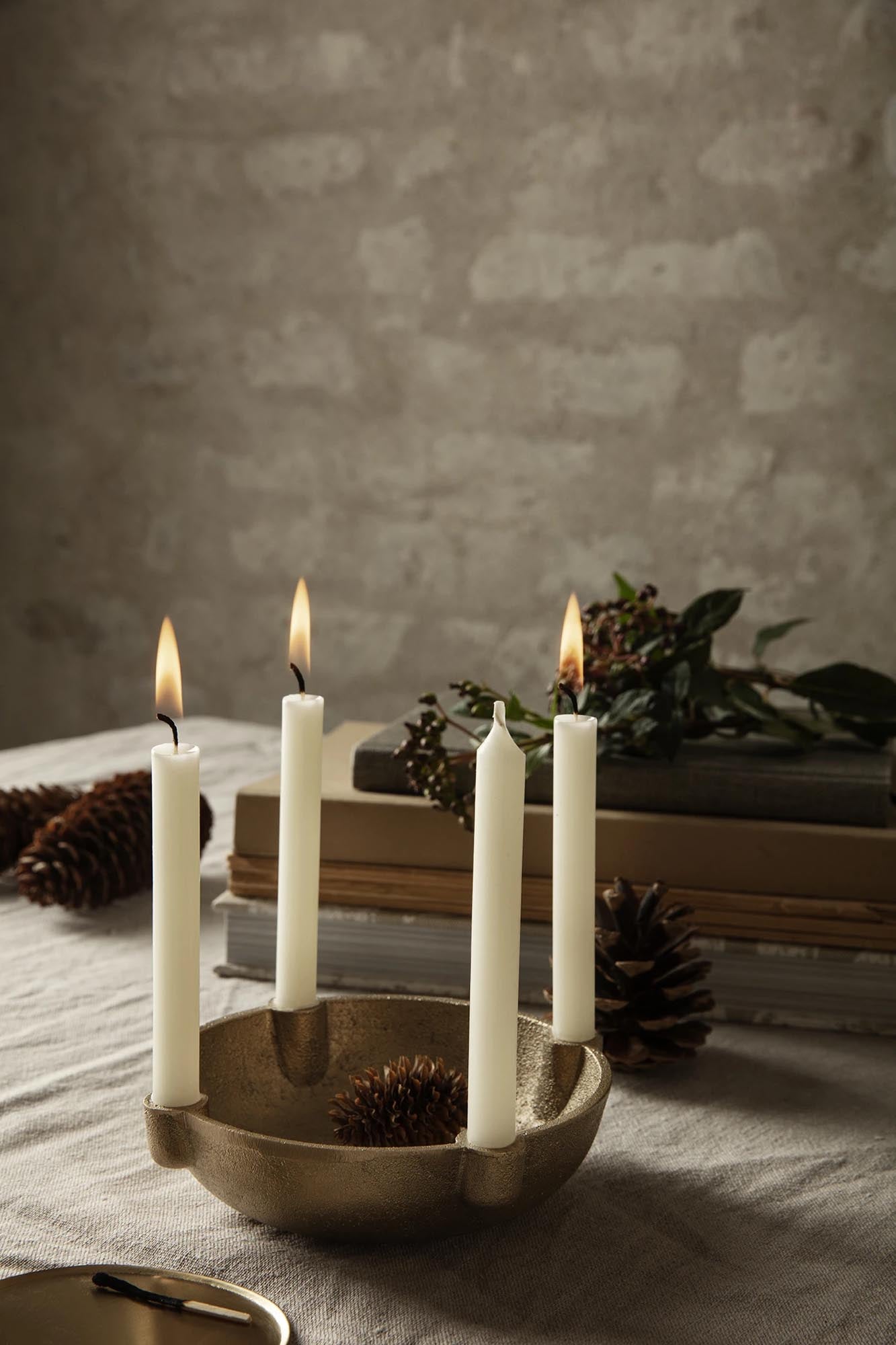 Bowl Kerzenhalter in Messing präsentiert im Onlineshop von KAQTU Design AG. Kerzenständer ist von Ferm Living
