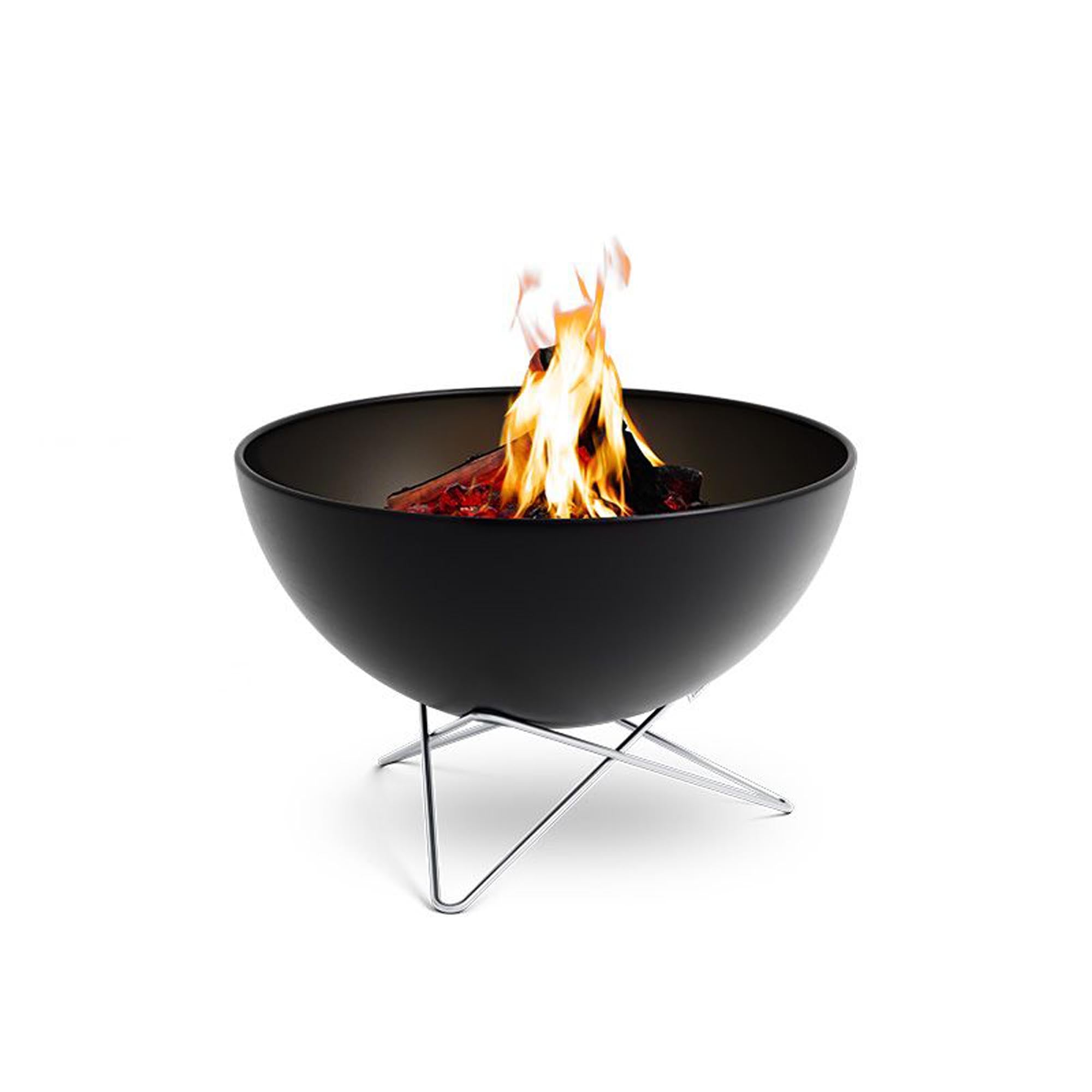 BOWL 70: Moderne Feuerschale mit ikonischem Sternfuss von Höfats.