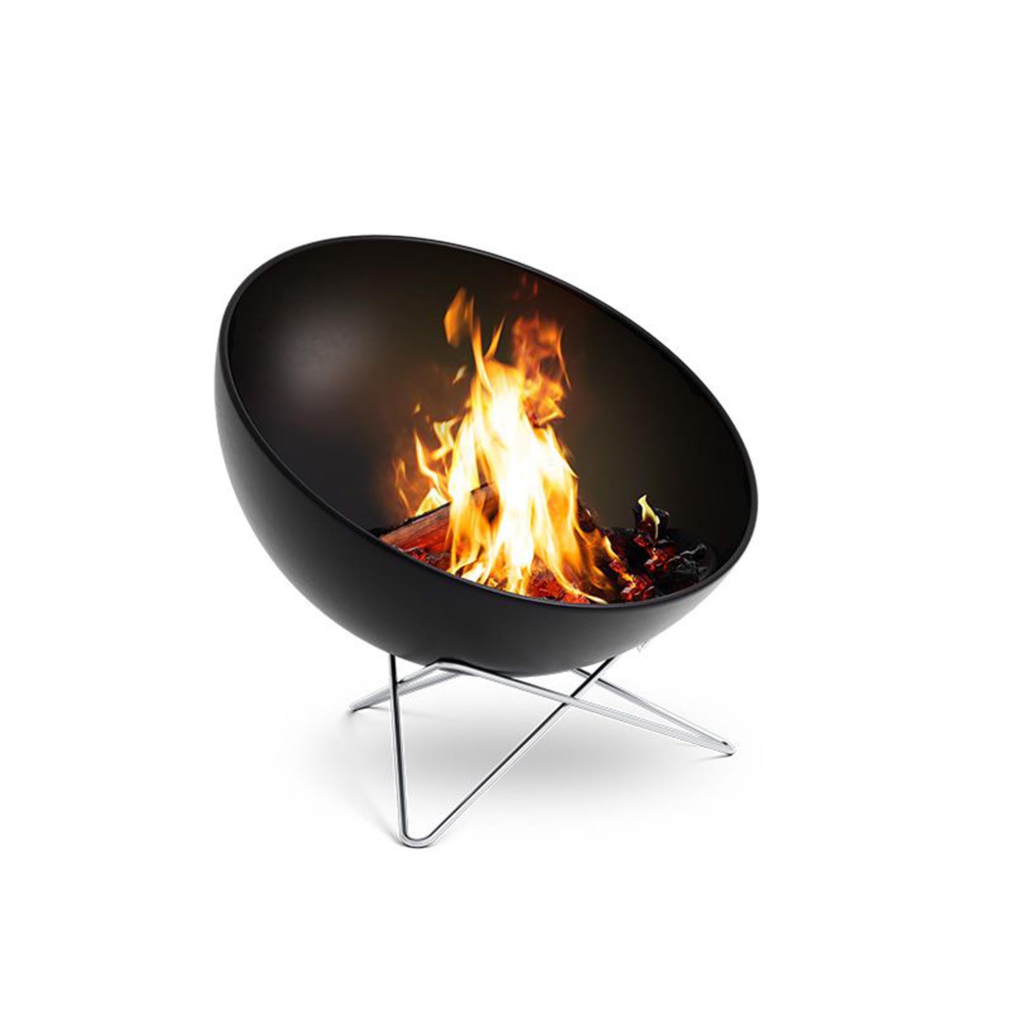 BOWL 70 Feuerschale: Vielseitig, stabil, ideal zum Grillen. Emaillierte Stahlhalbkugel, Edelstahl-Sternfuss, windgeschützt.