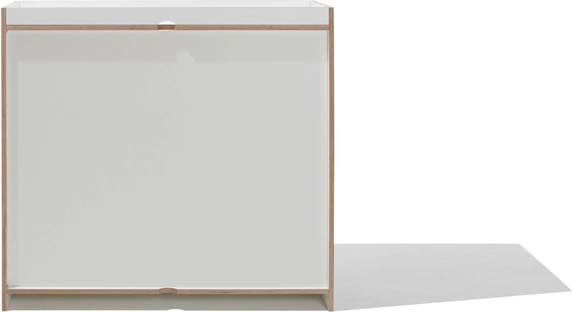 Moderne FLAI Kommode von Müller Möbelwerkstätten mit elegantem Design, zwei praktischen Türen und durchdachten Funktionen für jeden Raum.