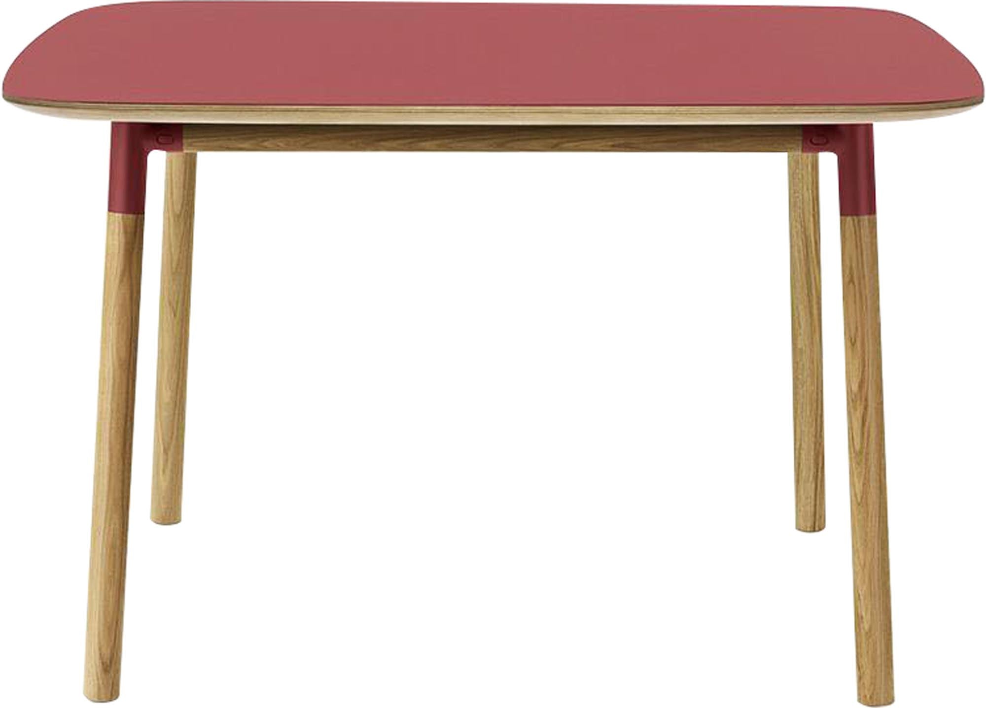 Entdecken Sie den Form Tisch 120x120 von Normann Copenhagen – ein stilvolles Möbelstück, das skandinavisches Design und Funktionalität vereint.