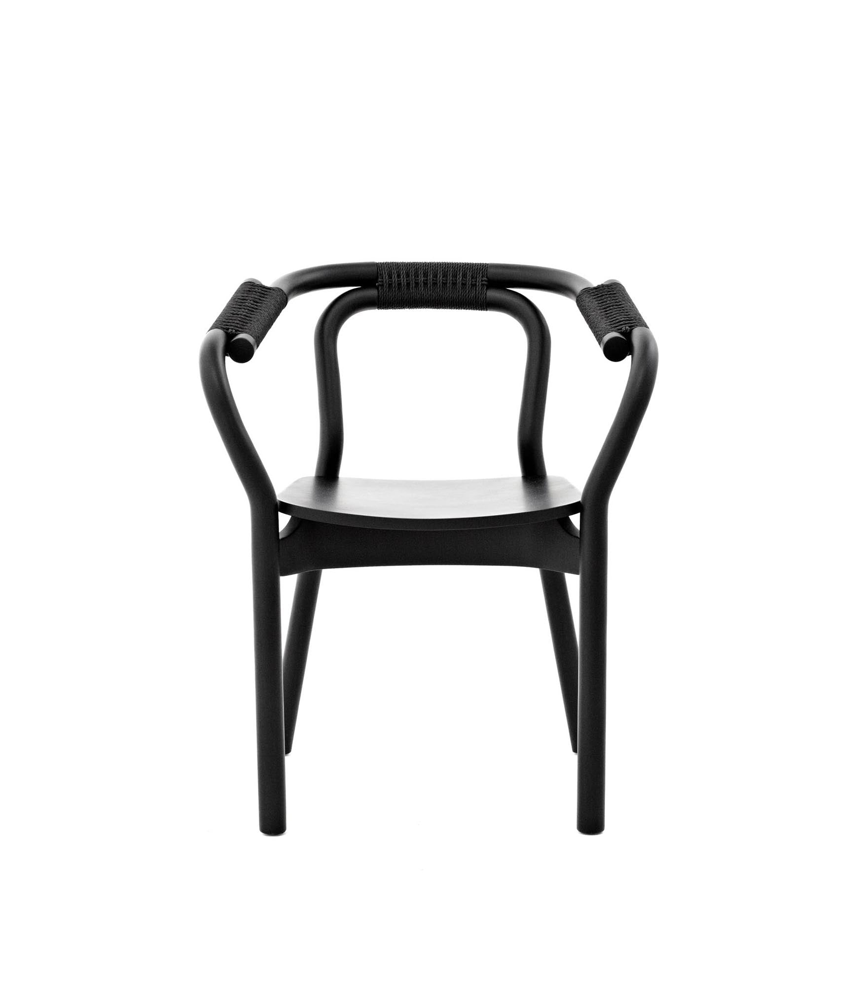 Eleganter Knot Stuhl von Normann Copenhagen mit Armlehnen, vereint Komfort und stilvolles skandinavisches Design.