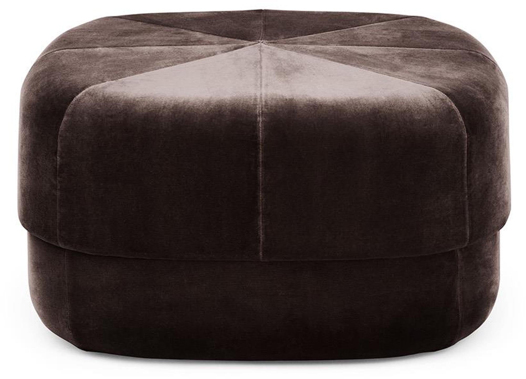 Circus Pouf Gross Coffee/Velour in präsentiert im Onlineshop von KAQTU Design AG. Pouf ist von Normann Copenhagen