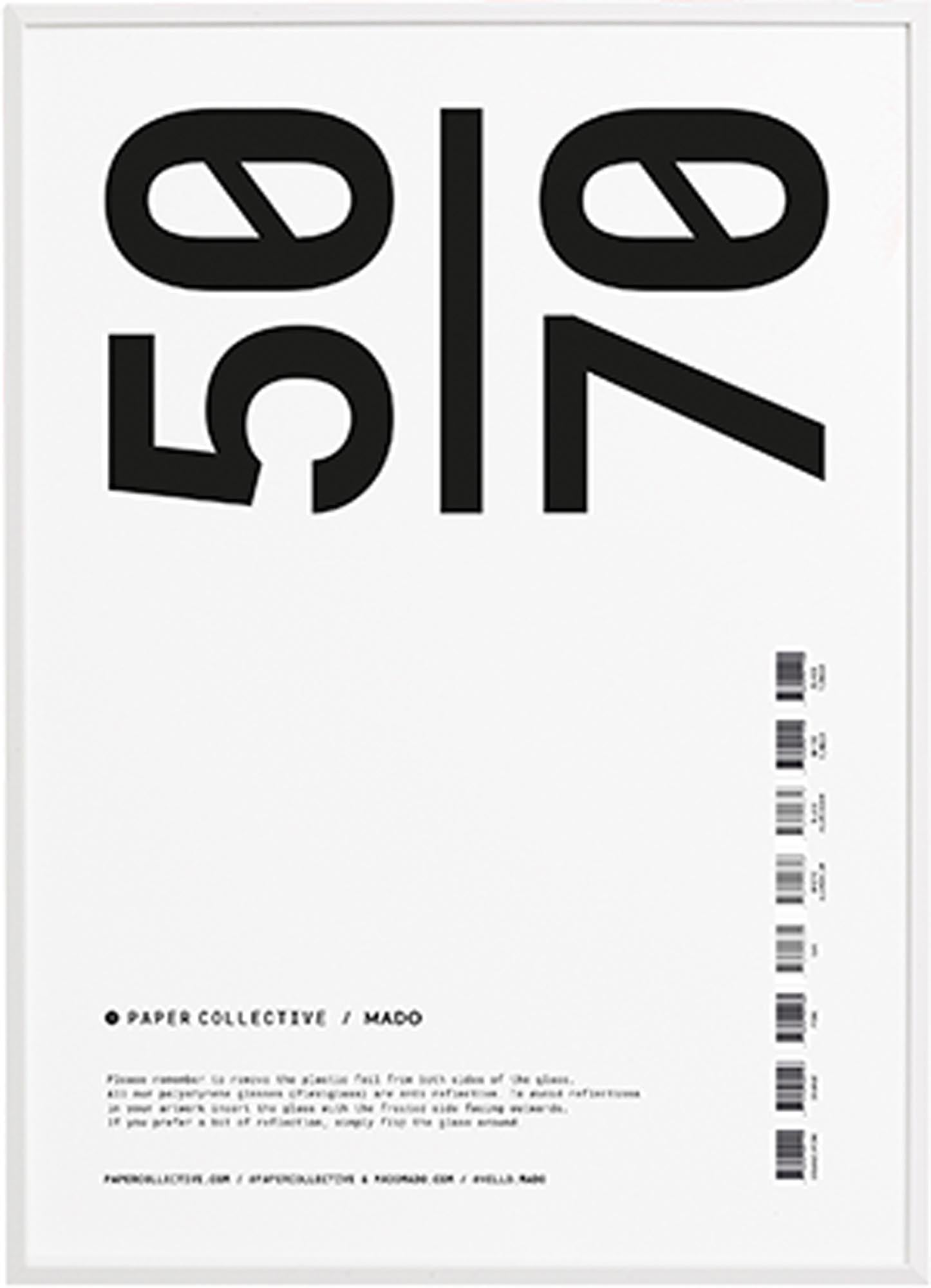 Stilvoller Kunstdruck im Rahmen von Paper Collective, perfekt für moderne Innenräume und kreative Arbeitsumgebungen.