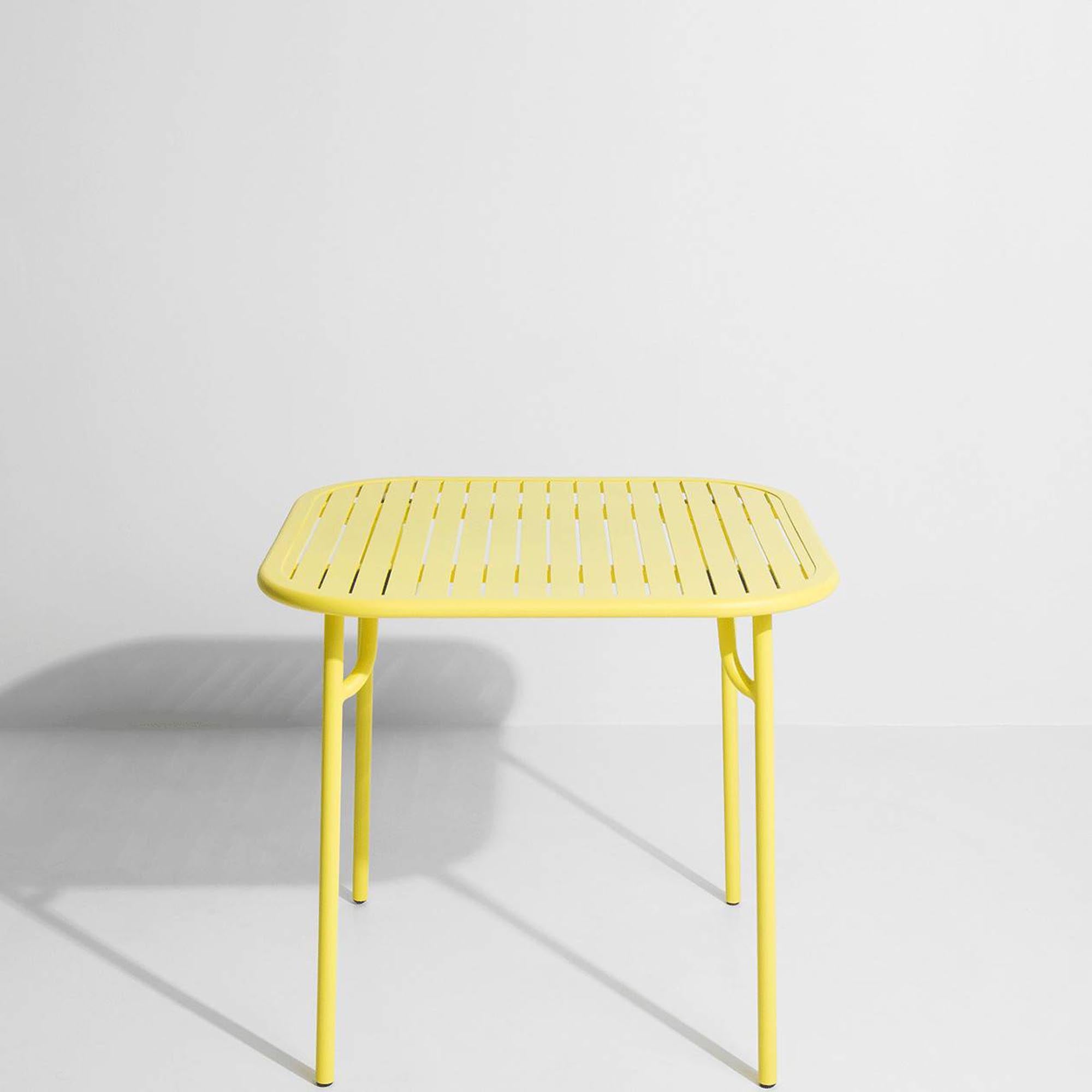 Stilvoller Week-End Tisch Small von Petite Friture für den Garten.