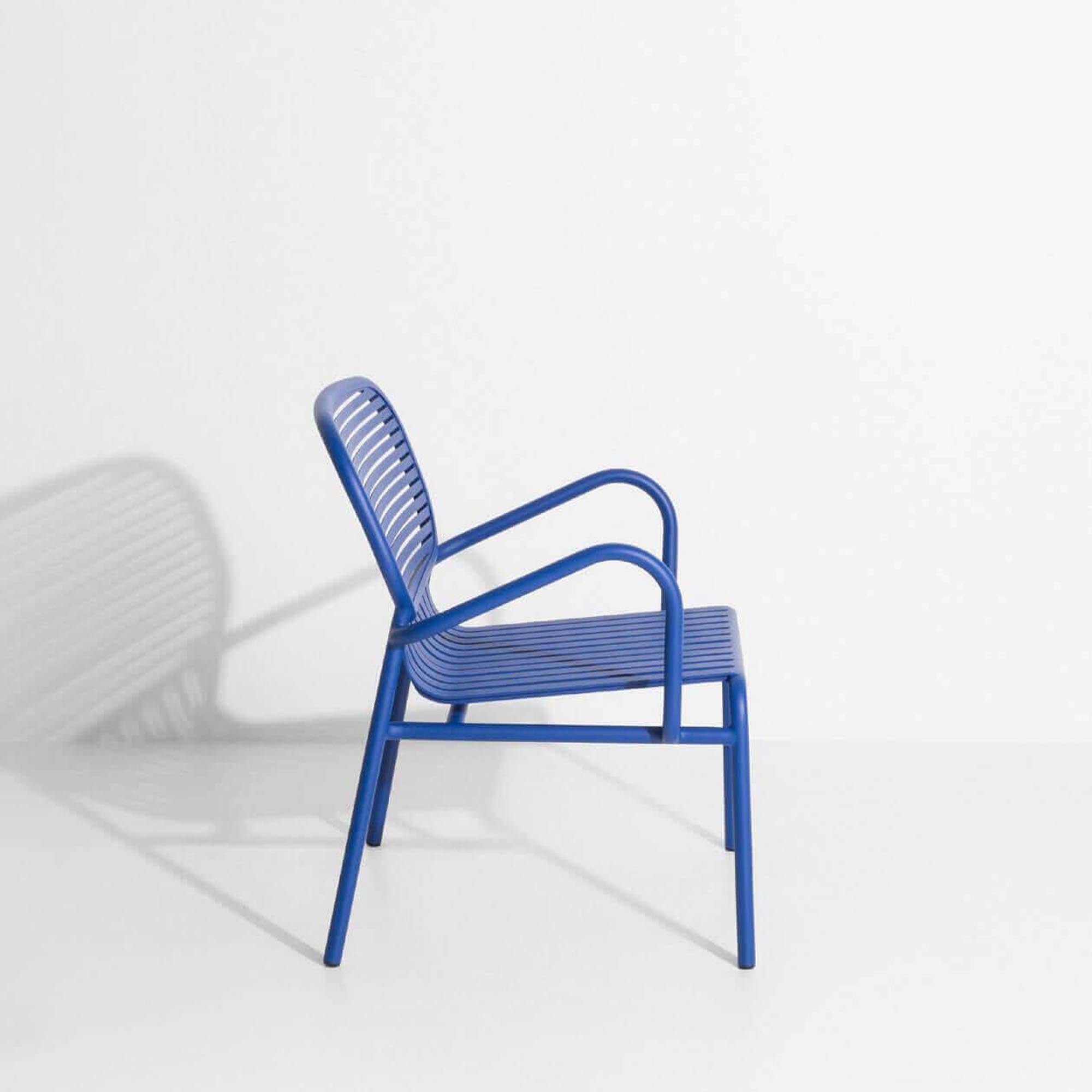 Eleganter Week-End Lounger: Perfekte Entspannung im Garten.
