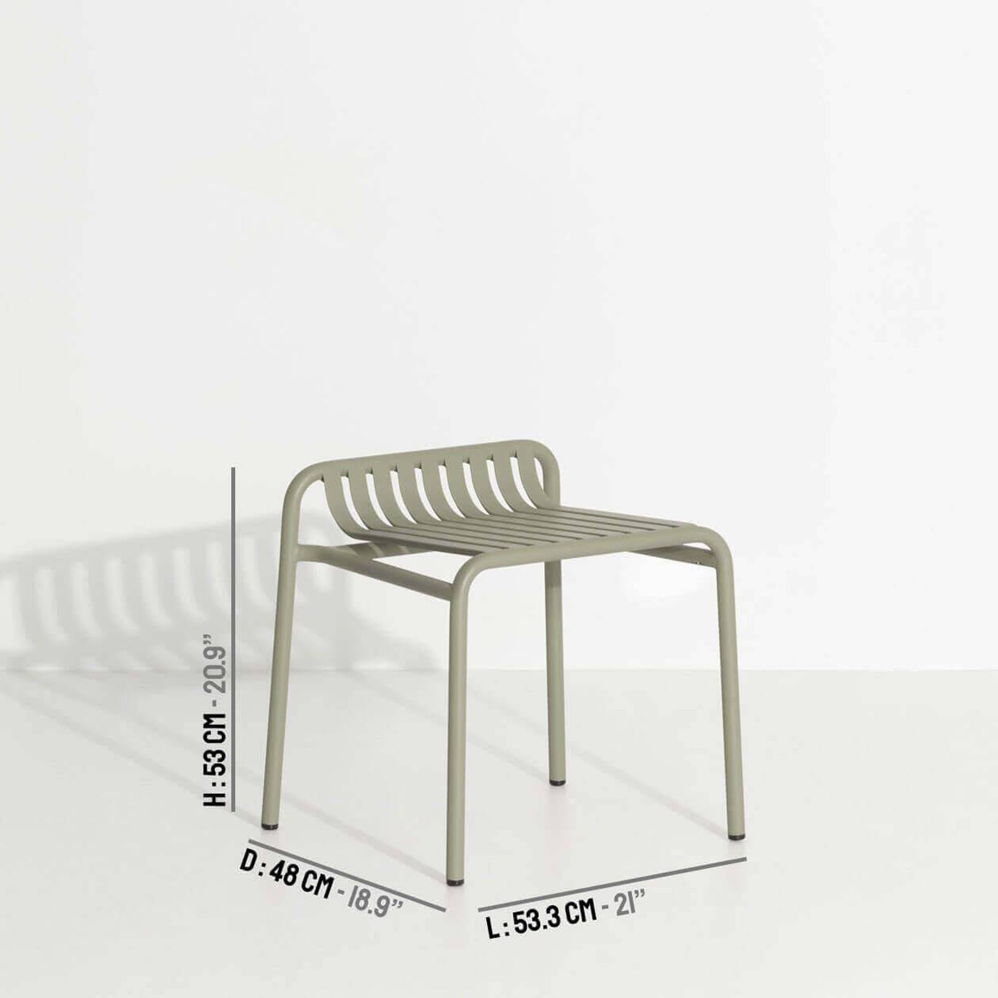 Stylischer Week-End Gartenhocker von Petite Friture, ideal für entspannte Stunden im Freien mit elegantem, zeitgemäßem Look.