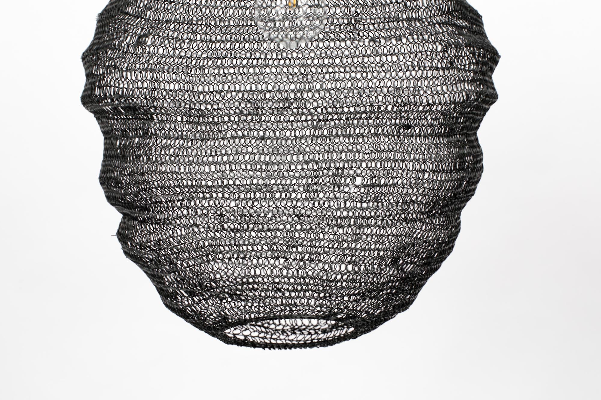 Elegante Pendellampe Lena von White Label Living, ideal für eine stilvolle Akzentbeleuchtung in jedem modernen Raum.