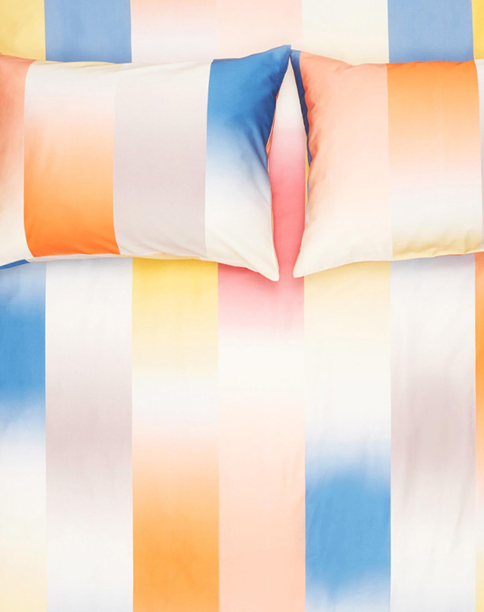 Exklusive Ikat-Bettwäsche von ZigZagZurich für moderne Eleganz.