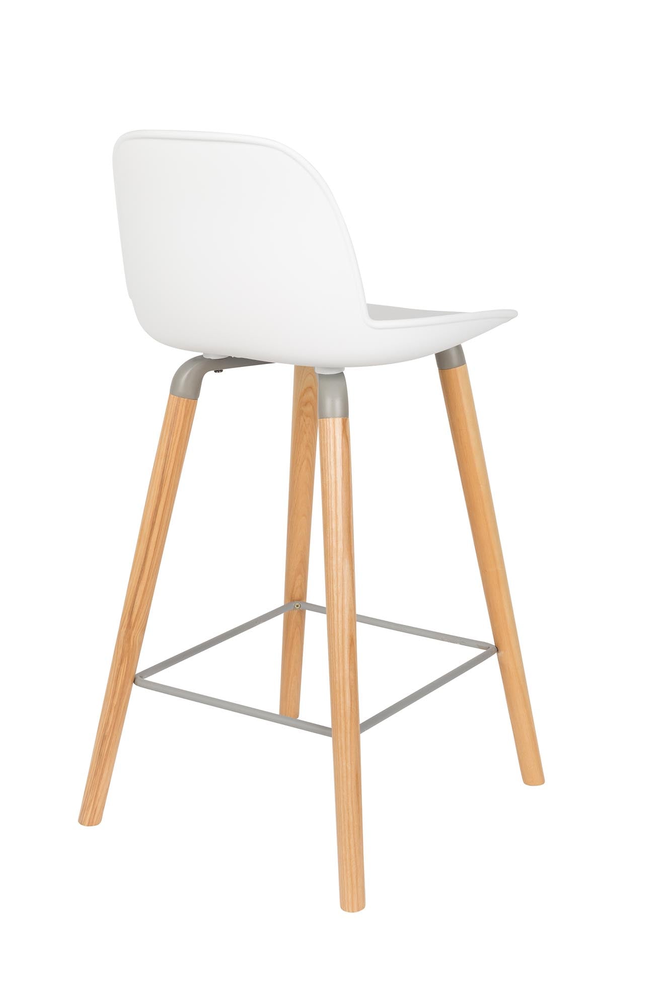 Stylischer Barstuhl Albert Kuip von Zuiver, perfekt für moderne Wohnräume, bietet eine harmonische Kombination aus Komfort und zeitgemäßem Design.