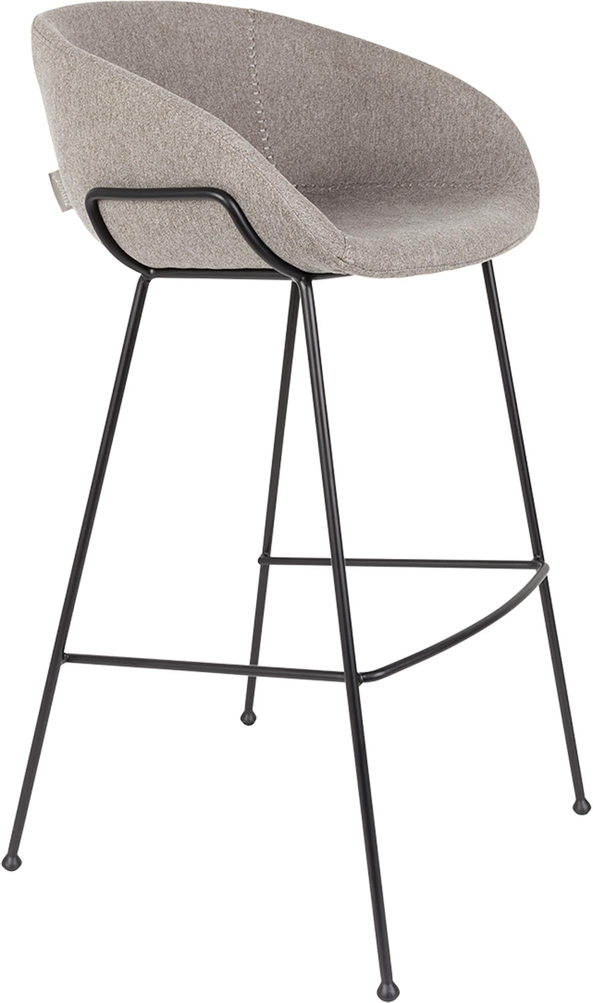 Der Barstuhl Feston von Zuiver vereint stilvolles Design mit optimalem Sitzkomfort – ideal für trendbewusste Wohn- und Gastrobereiche.