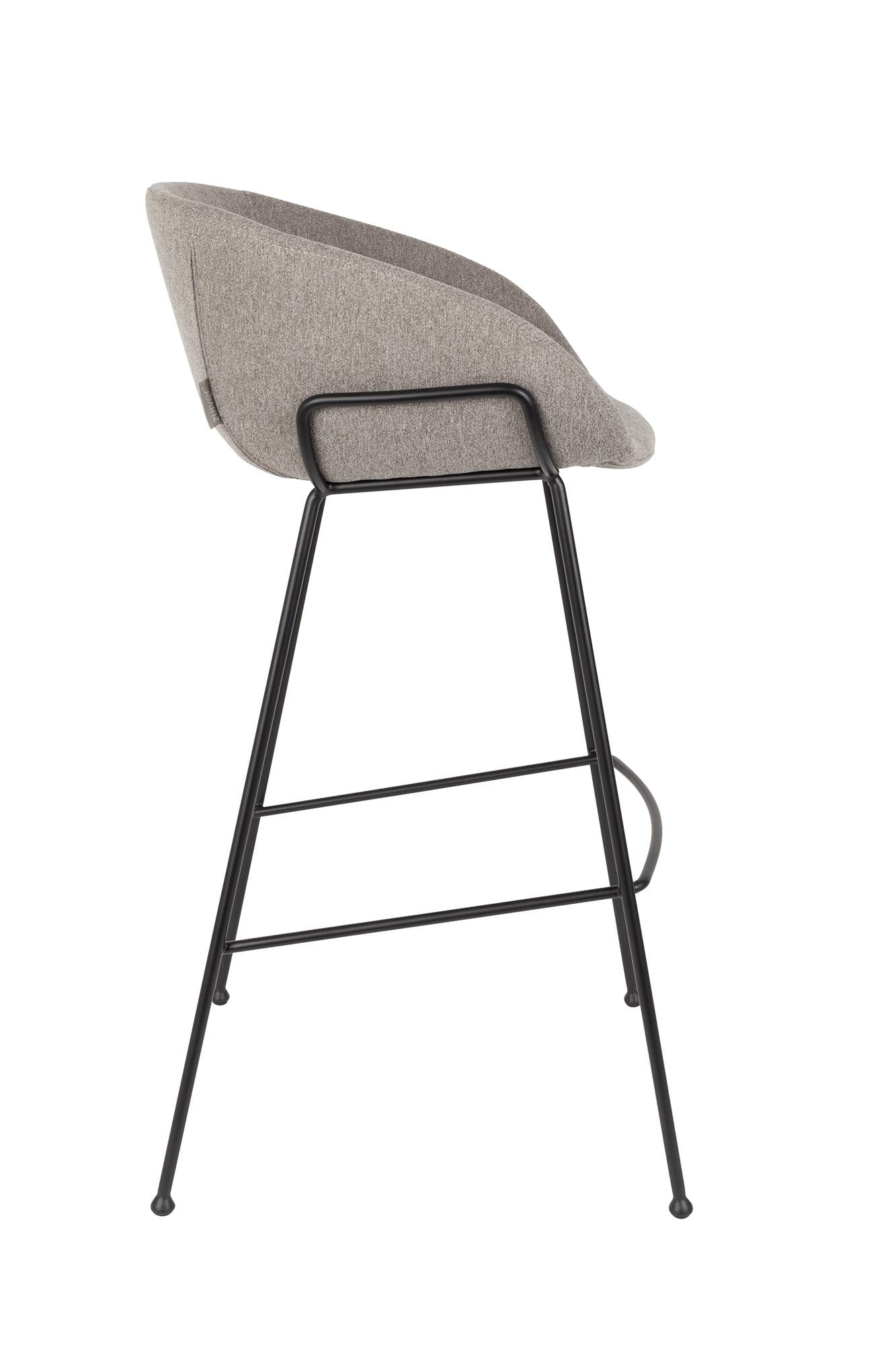 Stylischer Barstuhl Feston von Zuiver, der mit seinem modernen Design und bequemen Sitzkomfort jeden Raum aufwertet.