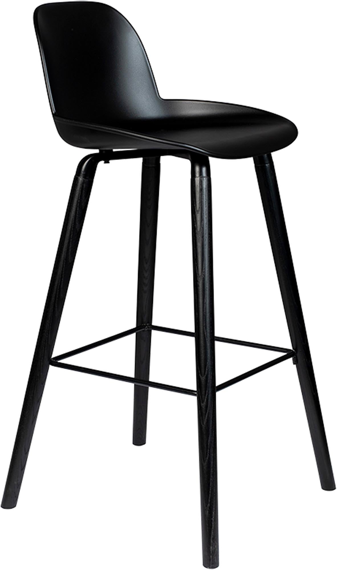 Der Albert Kuip Barstuhl von Zuiver bietet modernes Design und höchsten Komfort. Perfekt für hohe Tische und stilvolle Akzente in jedem Raum.