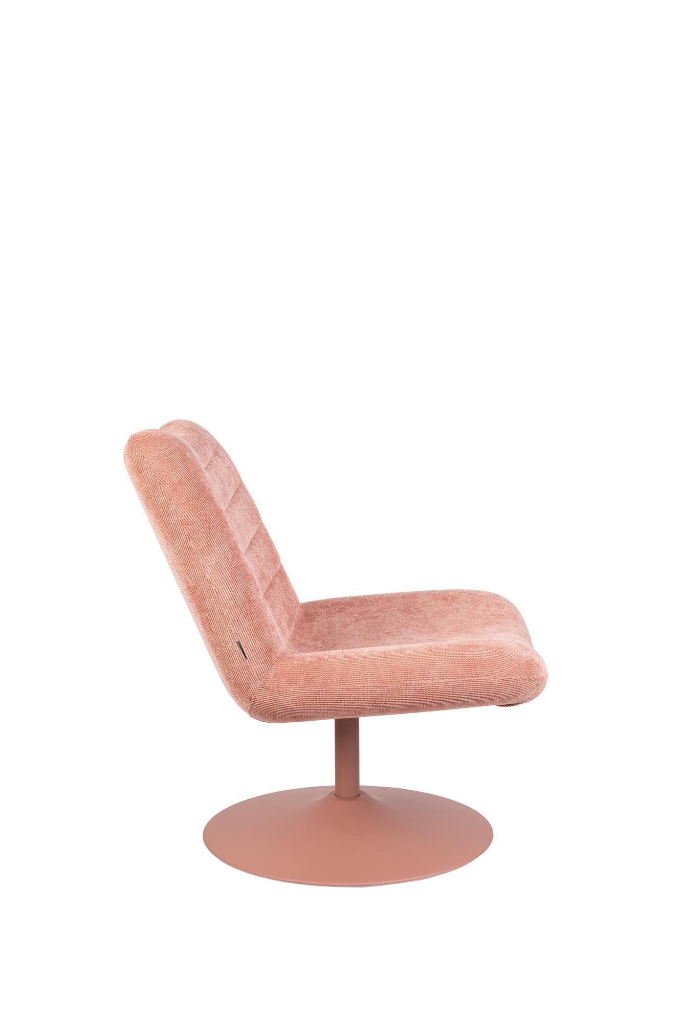 Genießen Sie den Lounge Sessel Bubba von Zuiver: modernes Design, hervorragende Bequemlichkeit und robuste Verarbeitung für Ihr Wohnambiente.