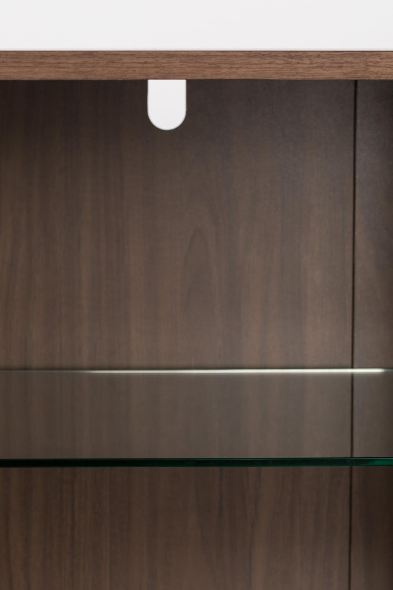 Entdecken Sie das Sideboard Barbier von Zuiver: Elegantes Retro-Design vereint Funktionalität und Stil für Ihr Zuhause.