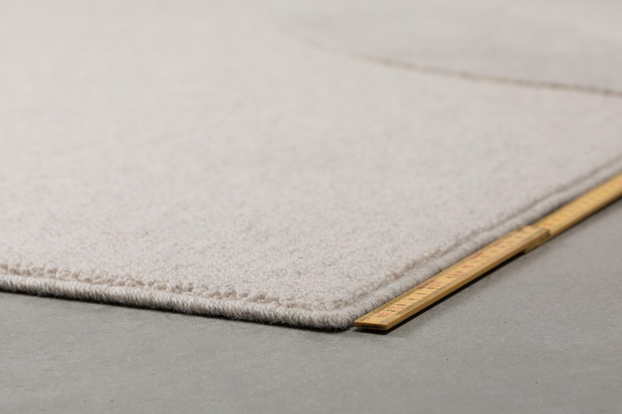 Eleganter Zuiver Dream Teppich in sanften Farben, ideal für stilvolle Wohnräume und gemütliche Atmosphäre.