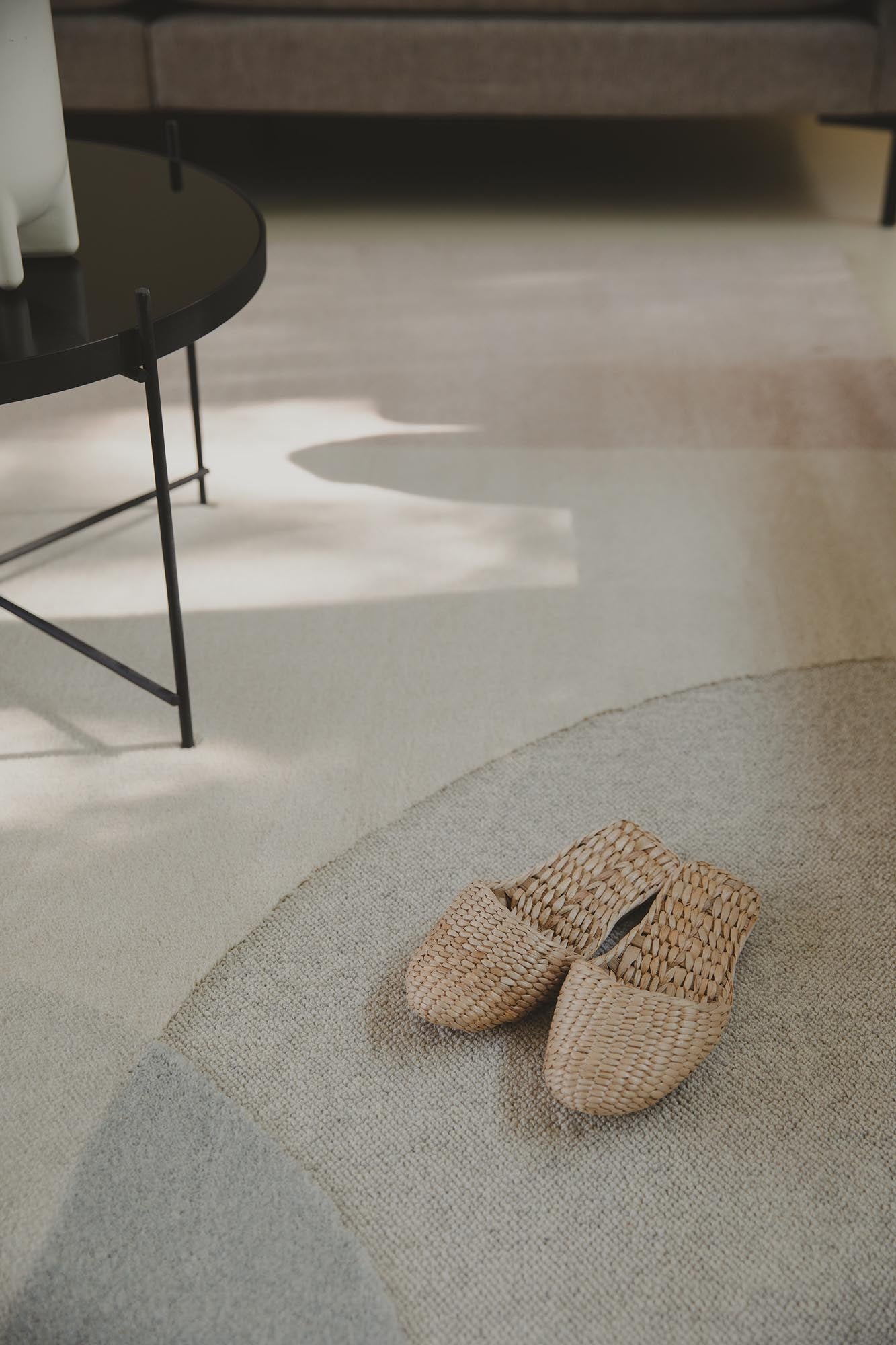 Entdecken Sie den Zuiver Dream Teppich – ein stilvolles Designstück, das mit seiner weichen Textur und zeitgemäßen Ästhetik jeden Raum bereichert.