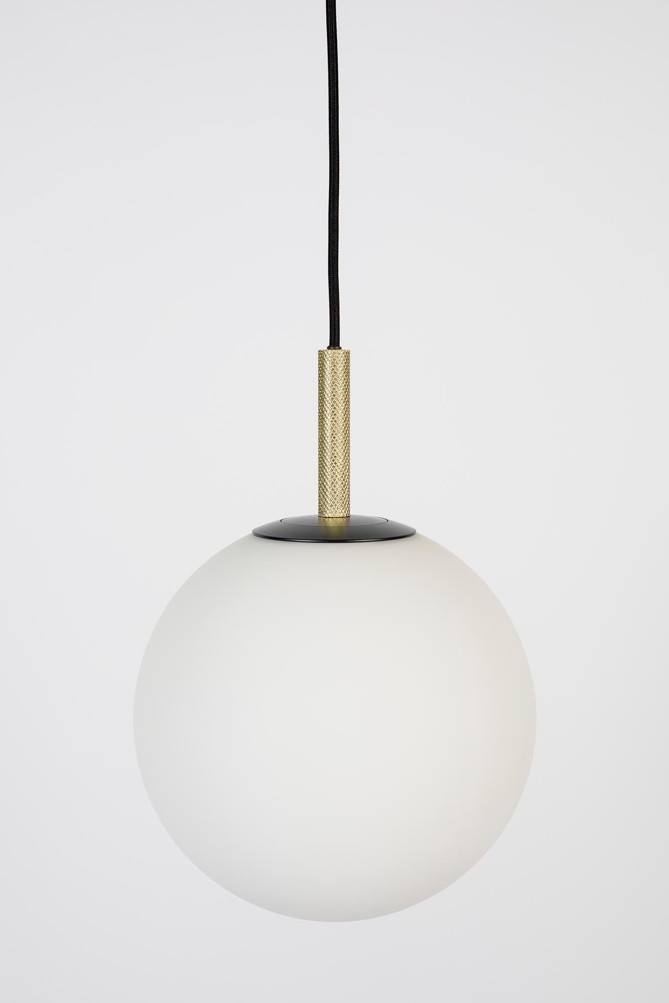 Moderne Pendelleuchte Orion von Zuiver: Stilvolles Design für eine einladende Atmosphäre in jedem Raum.