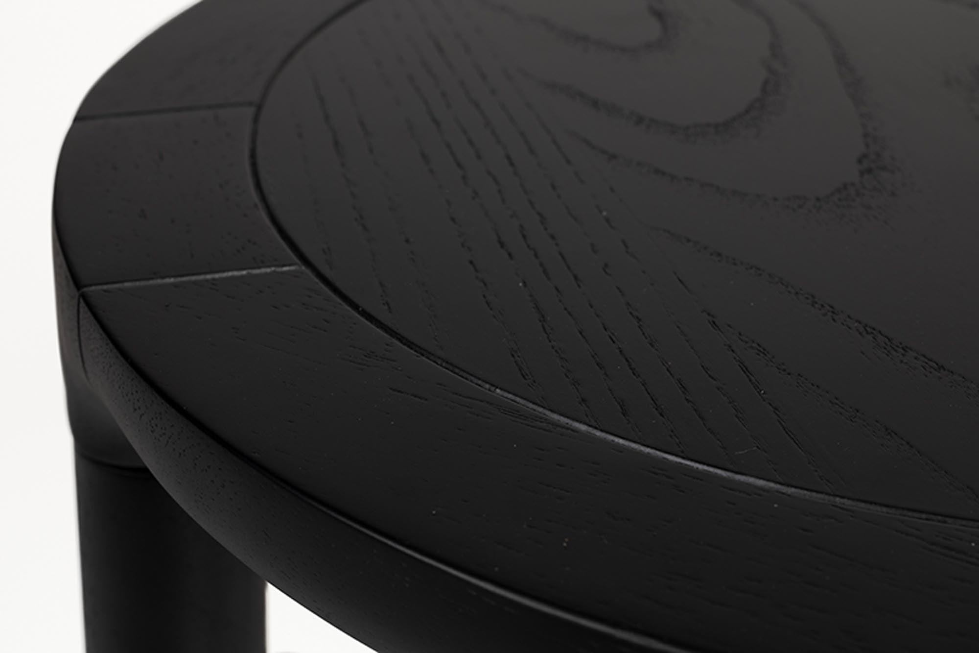 Der stilvolle Coffee Tisch Storm von Zuiver aus robustem Eschenholz ist die perfekte Ergänzung für dein modernes Zuhause. Vielseitig und elegant!