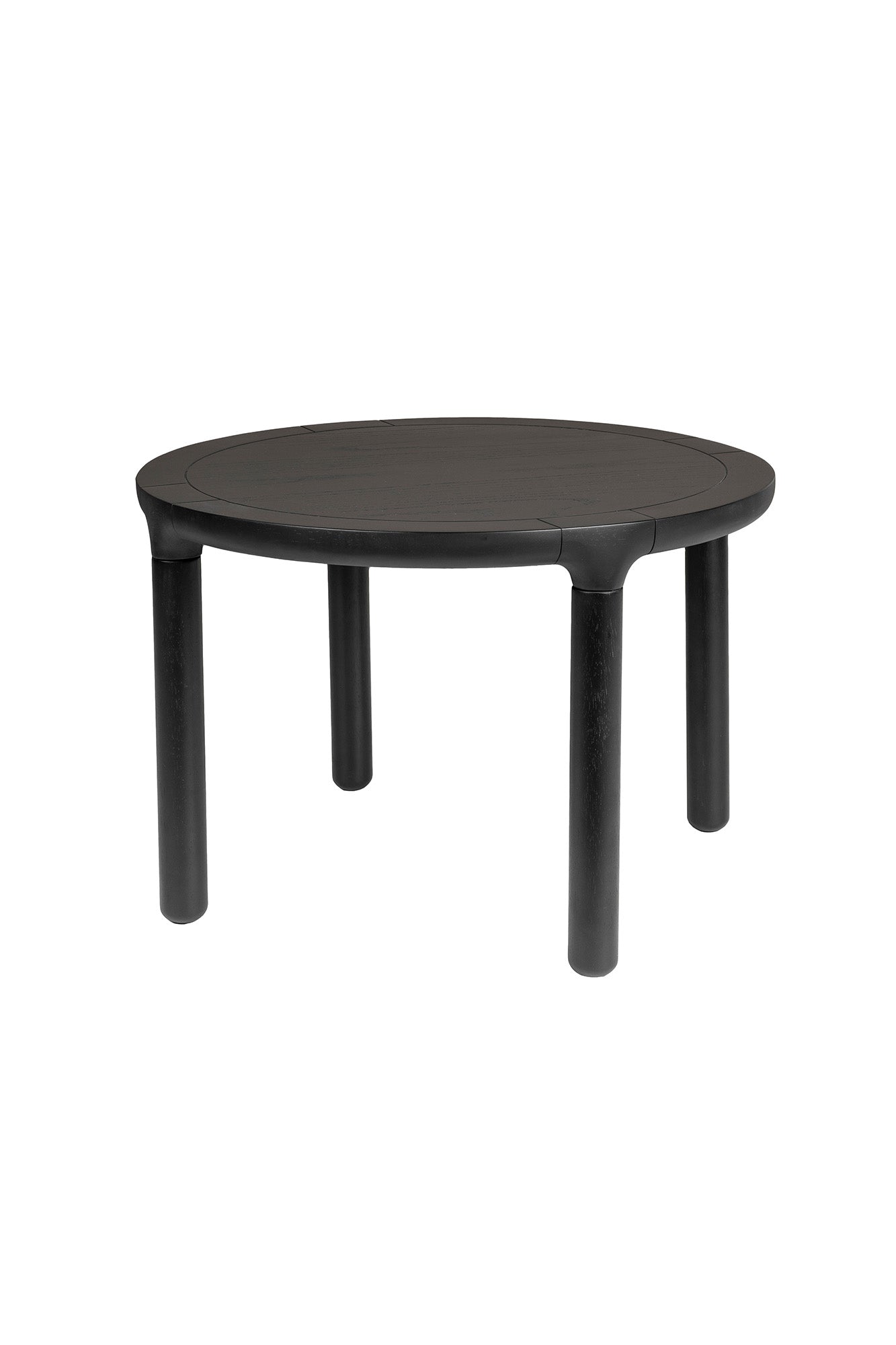 Entdecke den eleganten Coffee Tisch Storm von Zuiver aus hochwertigem Eschenholz. Ideal als Beistelltisch für jedes Zuhause!