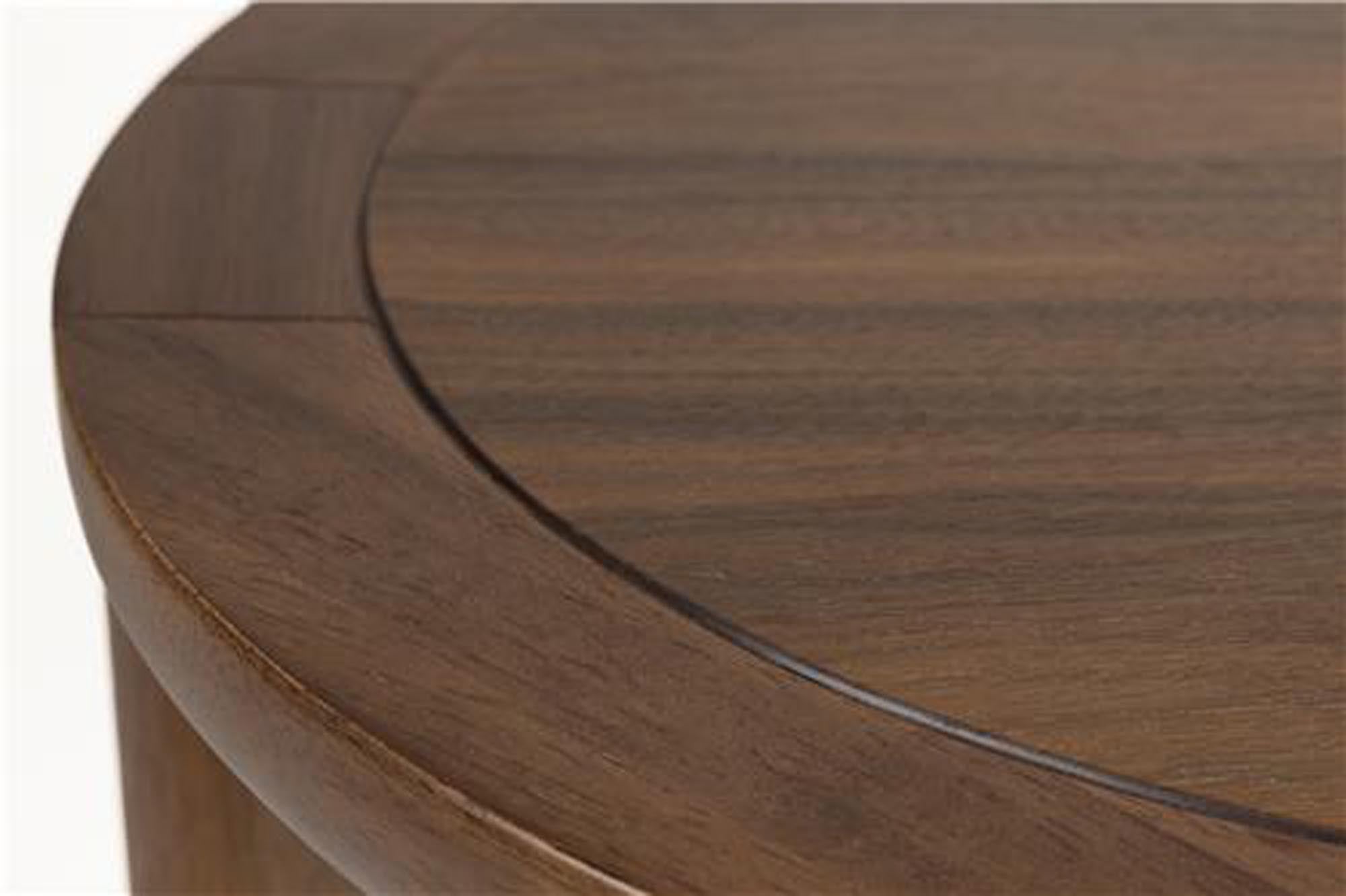 Moderner Couchtisch Storm von Zuiver, gefertigt aus hochwertigem Eschenholz. Perfekt für stilvolle Wohnräume und vielseitig einsetzbar.