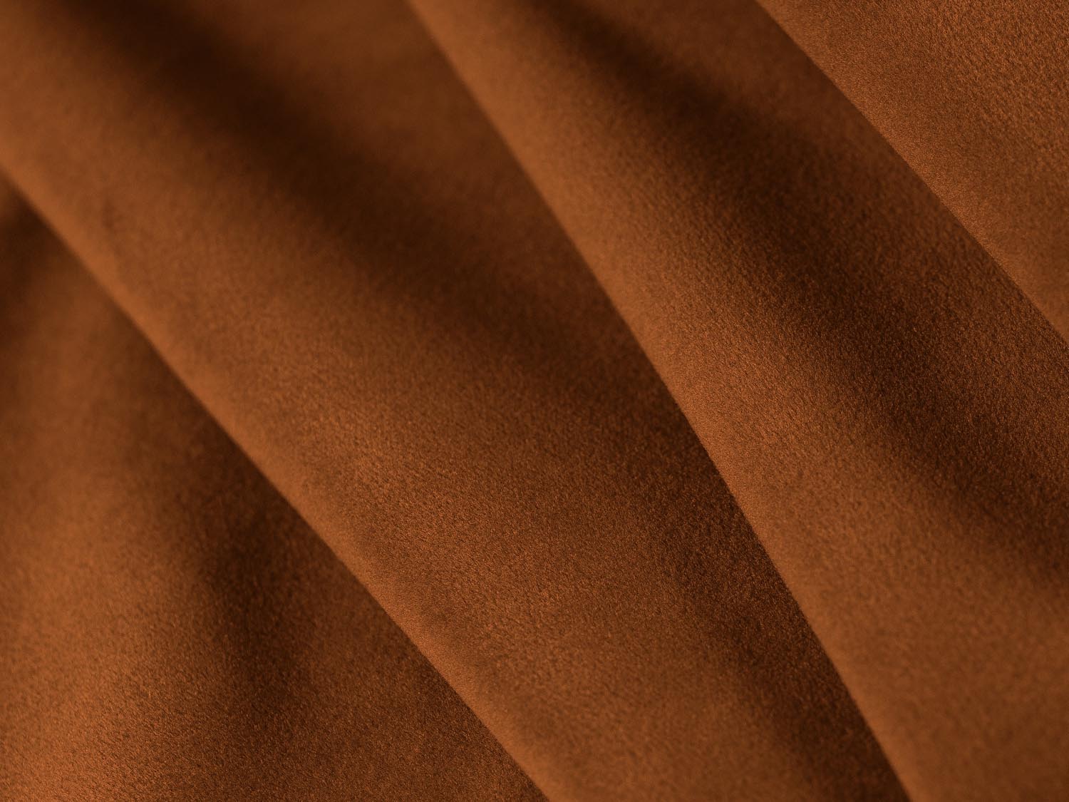 Elegantes Bellis Velour Sofa in Terracotta, 4-Sitzer, ideal für stilvolle Wohnräume und entspannte Zusammenkünfte.