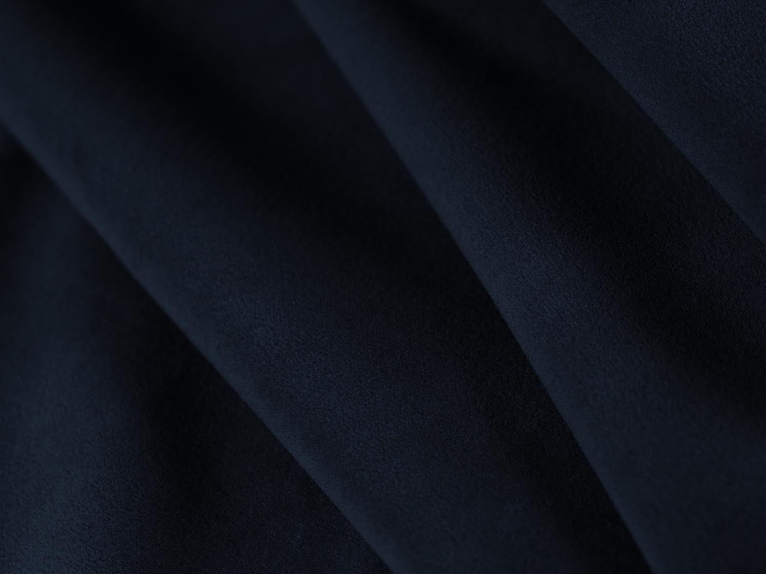 Elegantes Kaelle Velour Ecksofa in Royalblau, 4-Sitzer, ideal für stilvolle Wohnräume, erhältlich bei Micadoni.