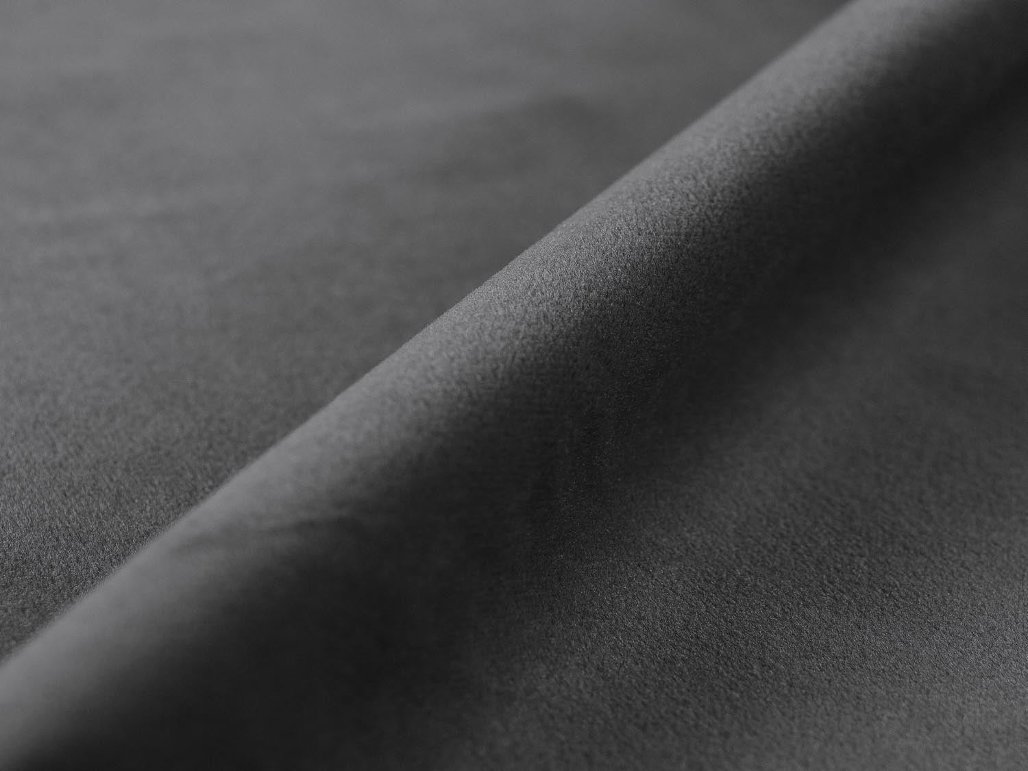 Modernes Eden Velour Ecksofa rechts in edlem Grau, perfekt für gemütliche Stunden. Hochwertige Verarbeitung und zeitgemäßes Design von Micadoni.