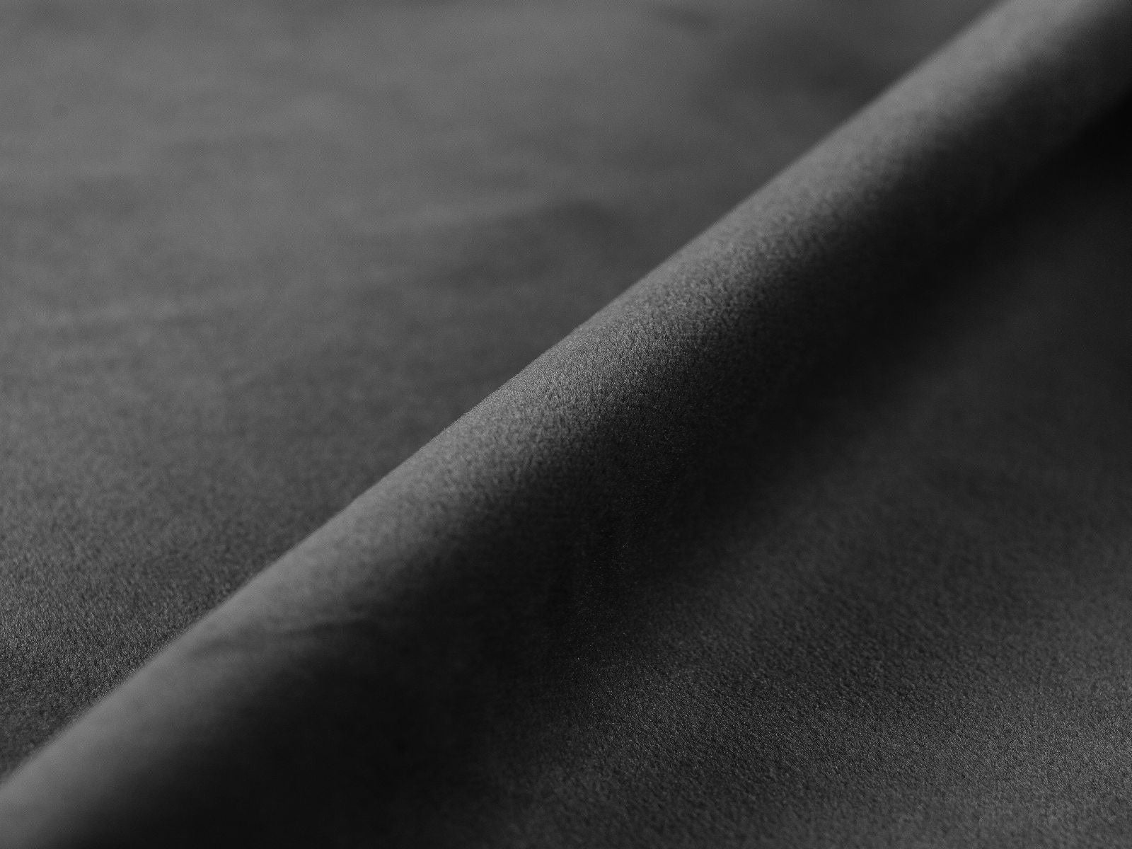 Elegantes 4-Sitzer Ecksofa links Bellis in Grey-Venus, perfekt für stilvolle Wohnzimmer, vereint Funktionalität und modernes Design von Micadoni.