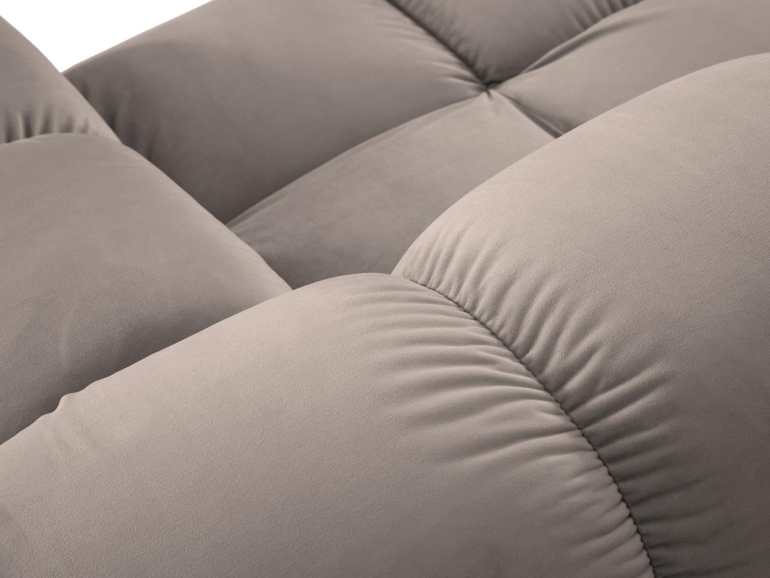 Modulares Bellis Velour Ecksofa in sanftem Cappuccino, 4-Sitzer, rechtsseitig, perfekt für gemütliche Abende und modernes Wohndesign.